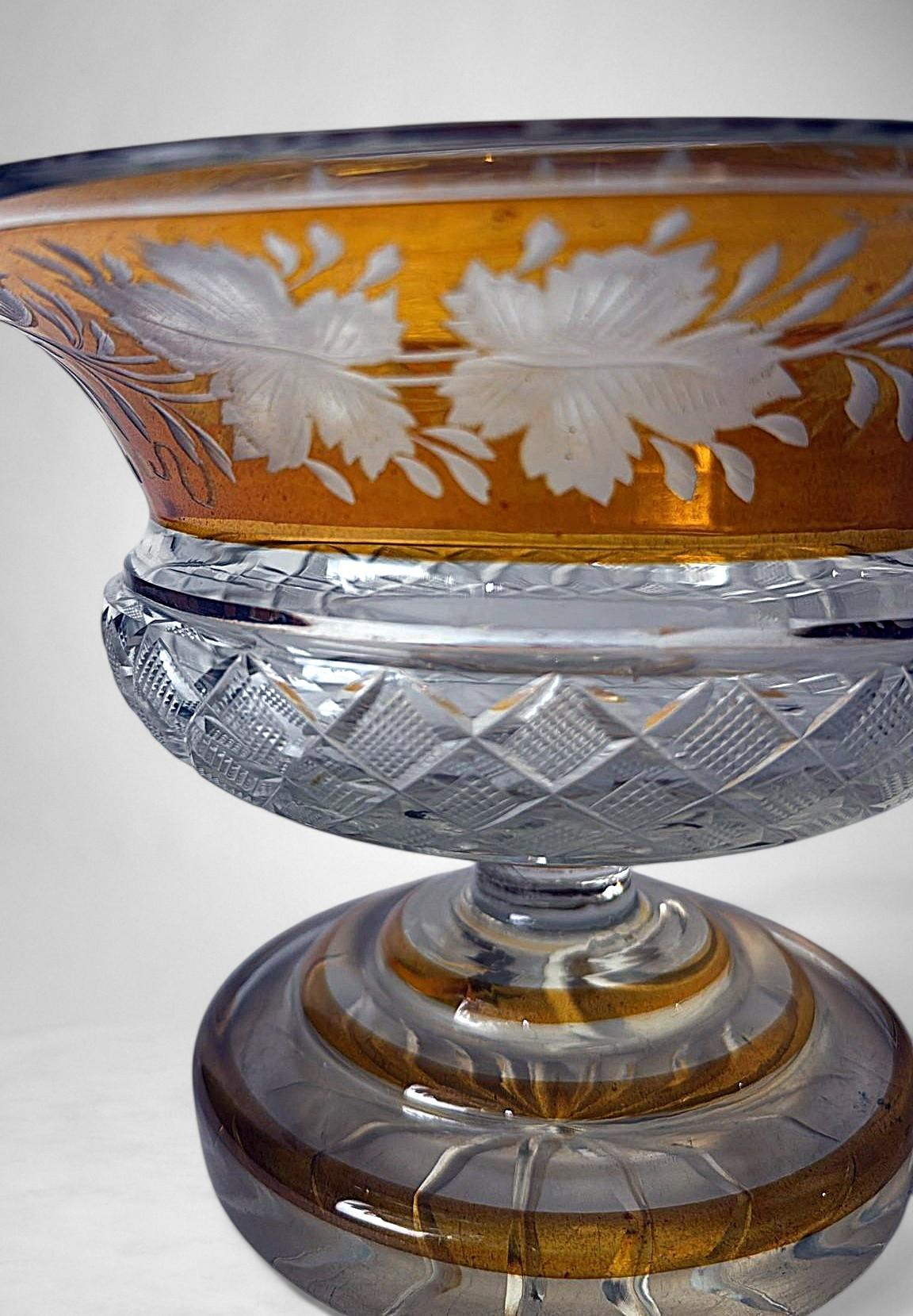 Français Coupe en cristal taillé de style Art Déco en vente