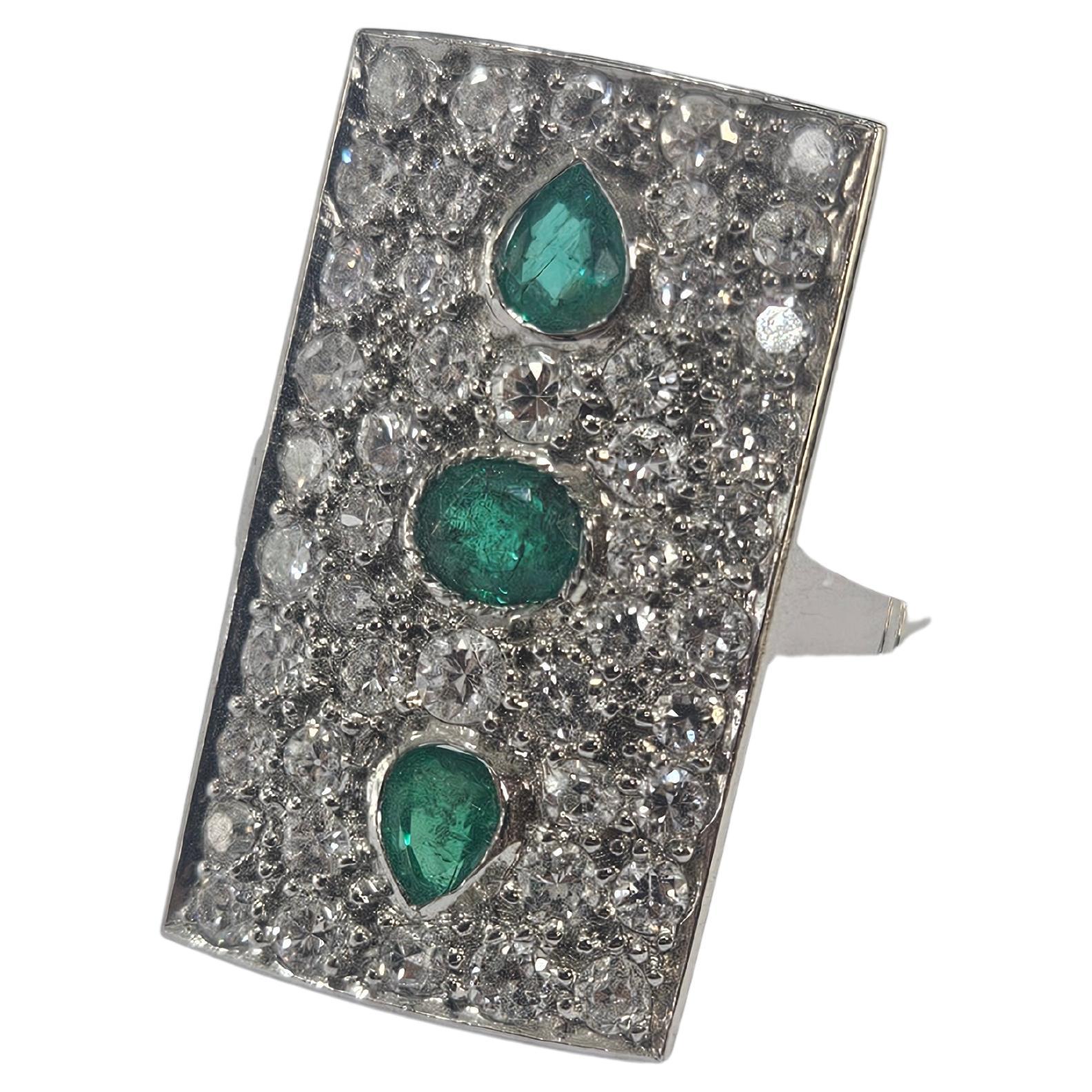 Bague française Art déco de style tardif  Or blanc 18k Émeraude et diamant en vente 7