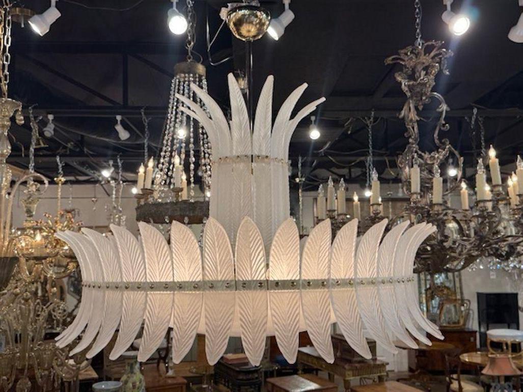 Vetro di Murano Lampadario a pennacchio in vetro di Murano smerigliato in stile Art Deco in vendita