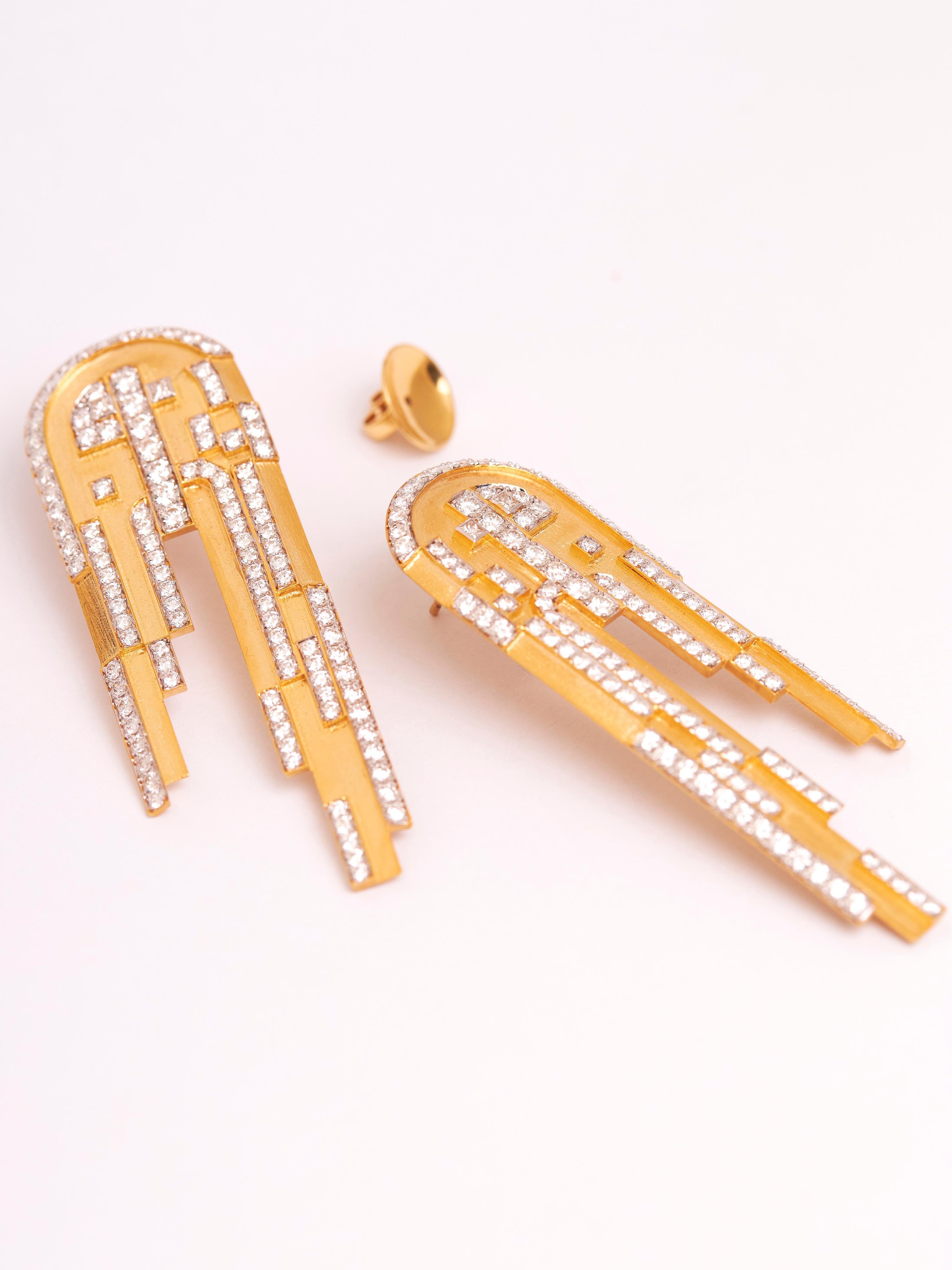 Frozen Waterfall-Ohrringe im Art-déco-Stil aus 18 Karat Gold und Diamanten (Carréschliff) im Angebot