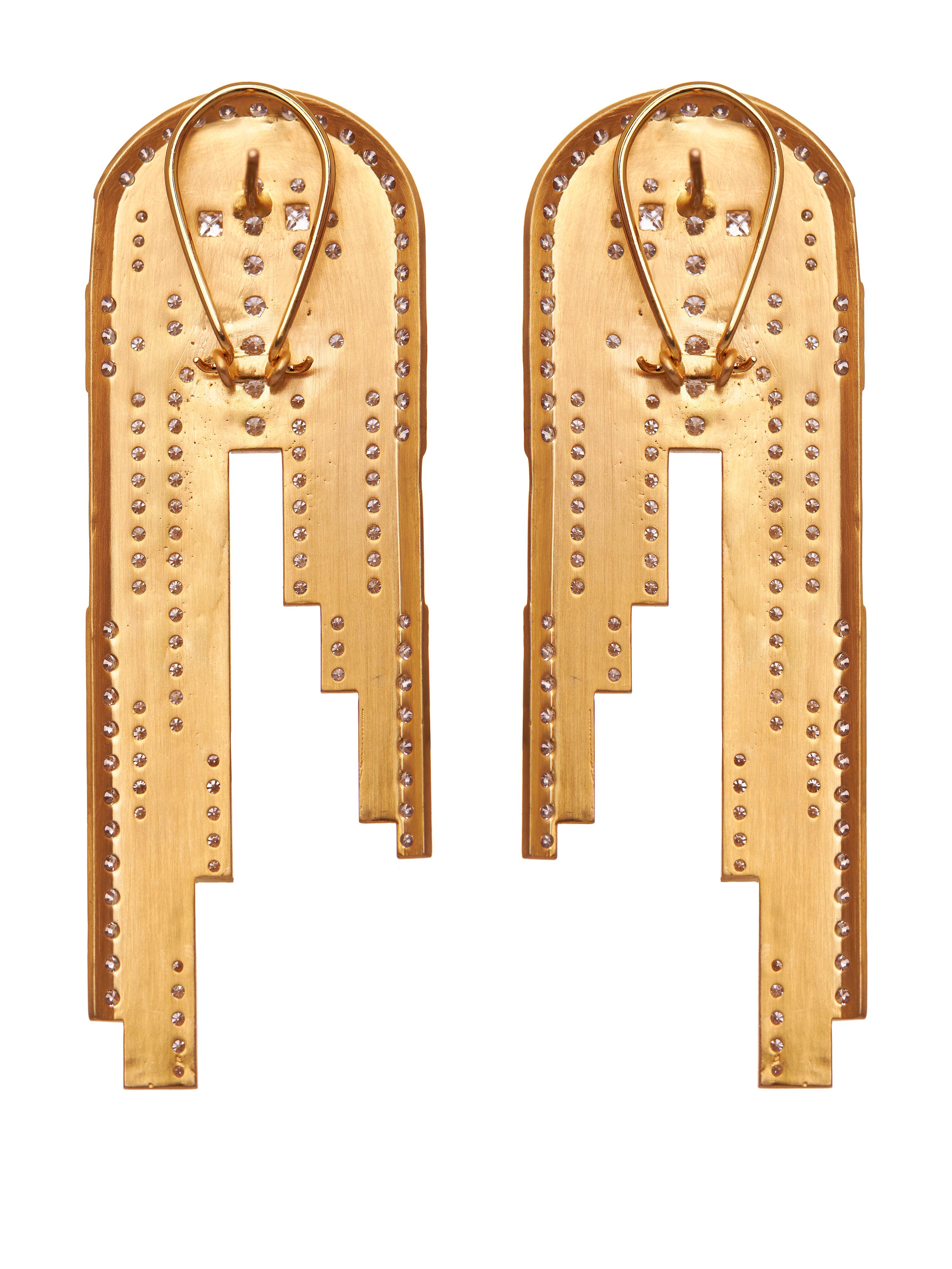 Frozen Waterfall-Ohrringe im Art-déco-Stil aus 18 Karat Gold und Diamanten im Zustand „Neu“ im Angebot in Mumbai, IN
