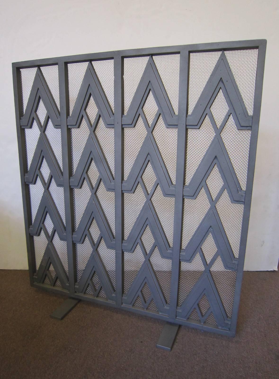 Art Deco Style Geometric Motif Iron Fire Screen For Sale 3