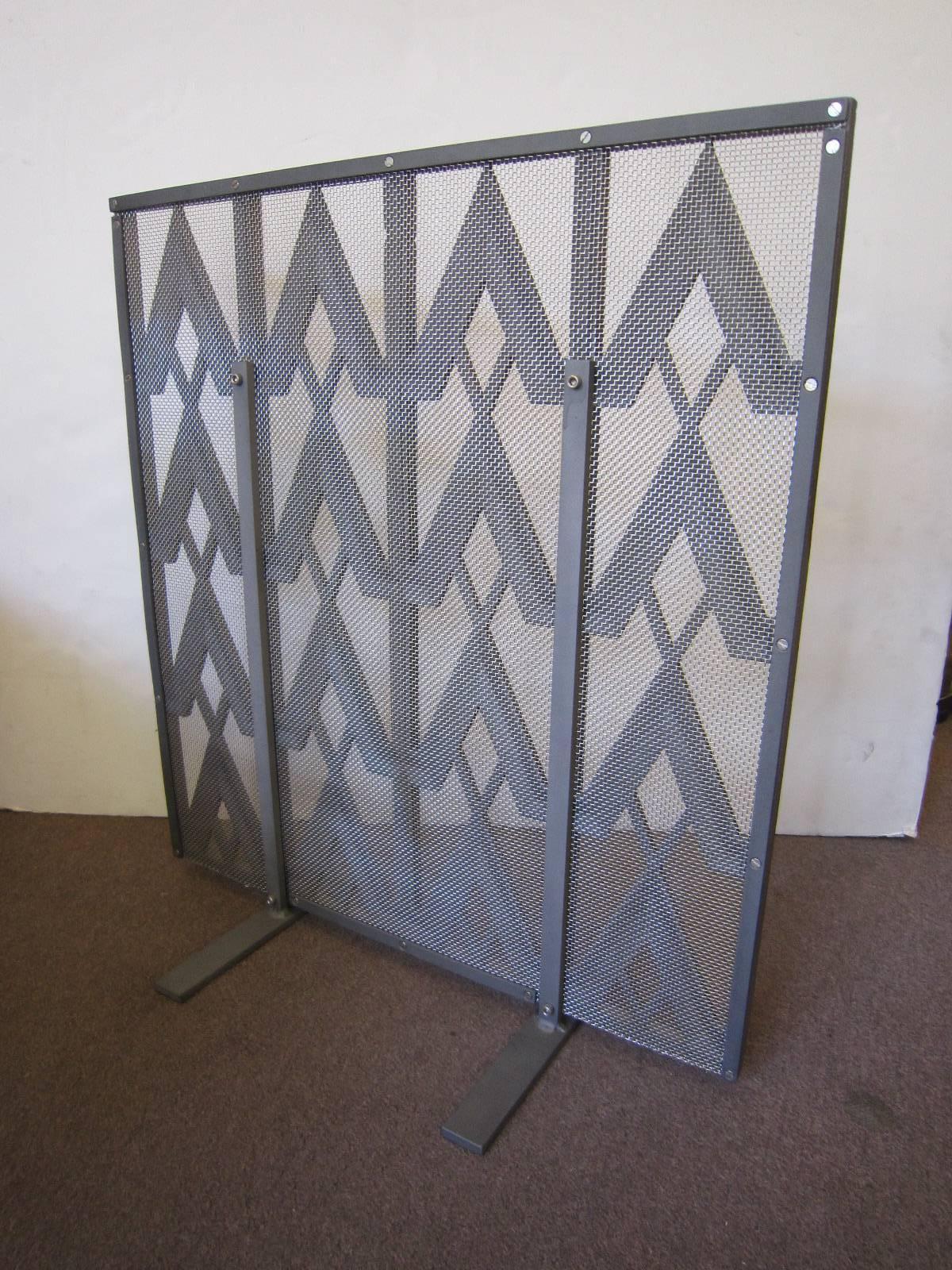 Art Deco Style Geometric Motif Iron Fire Screen For Sale 1
