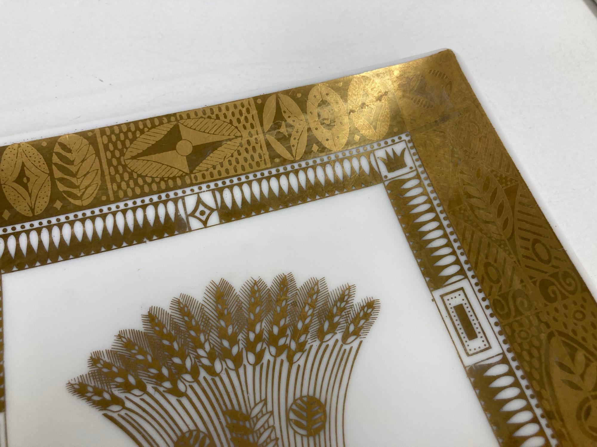 Plateau en verre dépoli Georges Briard de style Art Déco avec motif de moisson doré 22 carats Bon état - En vente à North Hollywood, CA
