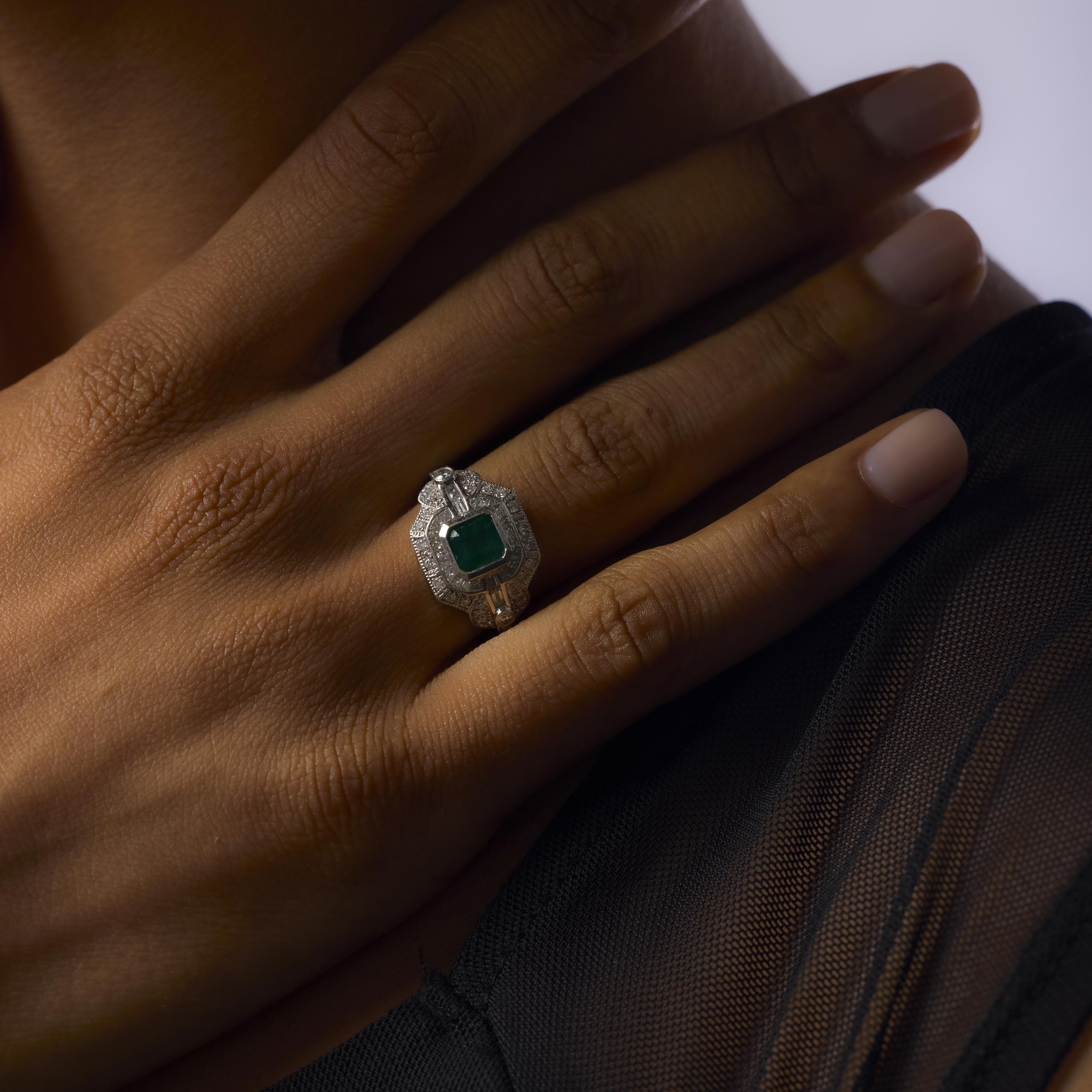 Anillo de platino con diamante esmeralda de 1,15 quilates estilo Art Déco GIA Corte redondo en venta