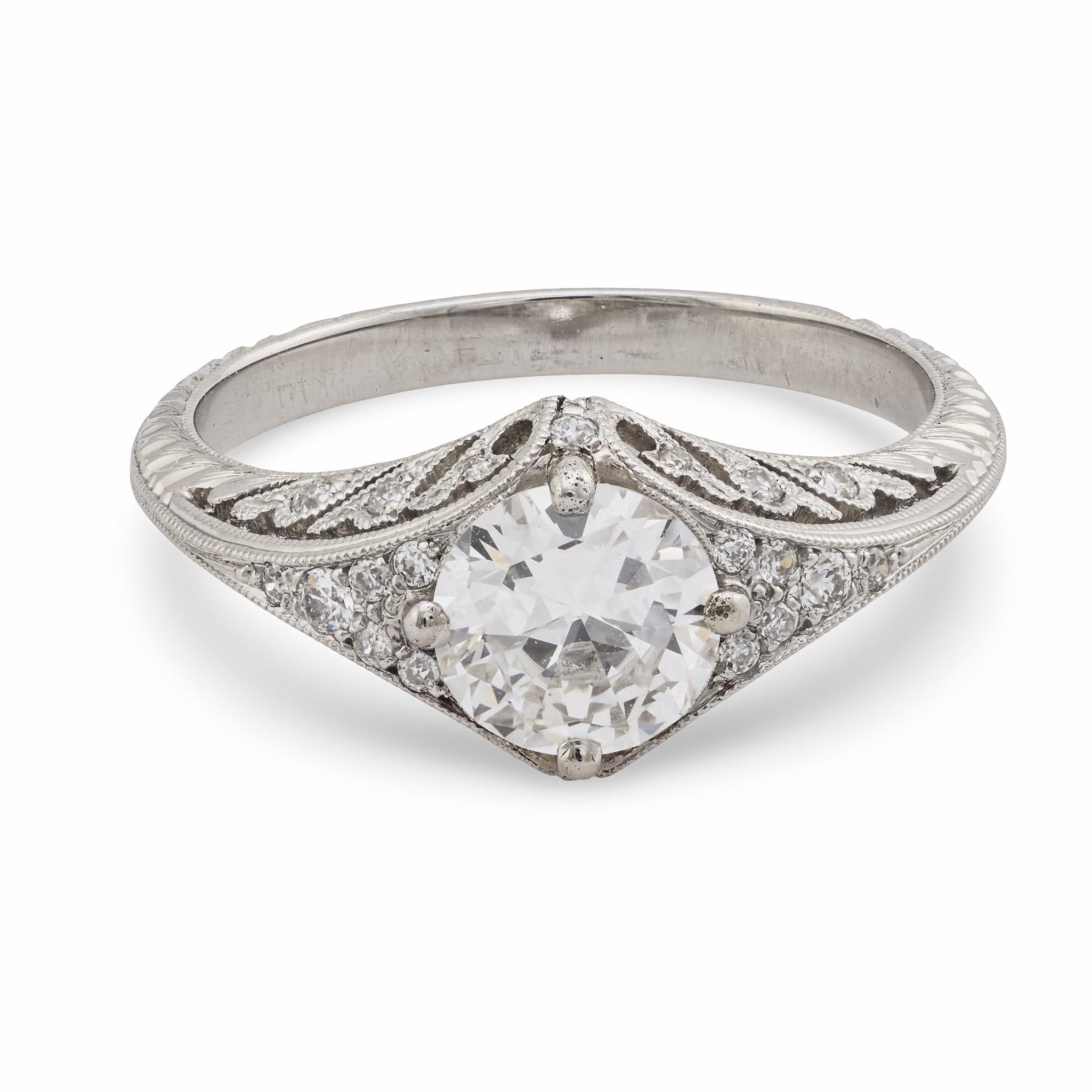 Art déco Bague de fiançailles en platine avec un diamant de 0,80 carat GIA de style Art Déco en vente