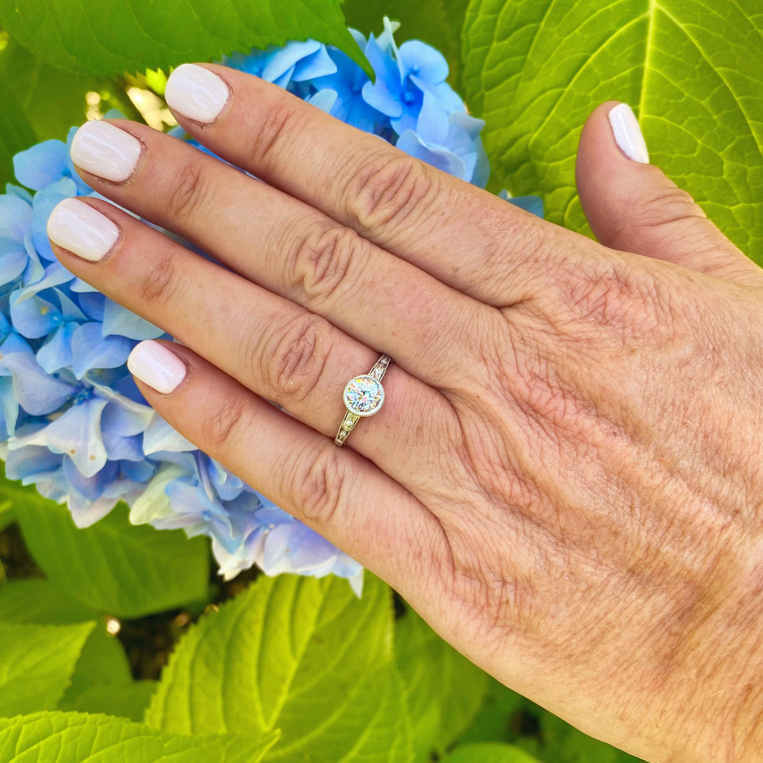 Bague de style Art déco avec chaton en diamant GIA Pour femmes en vente