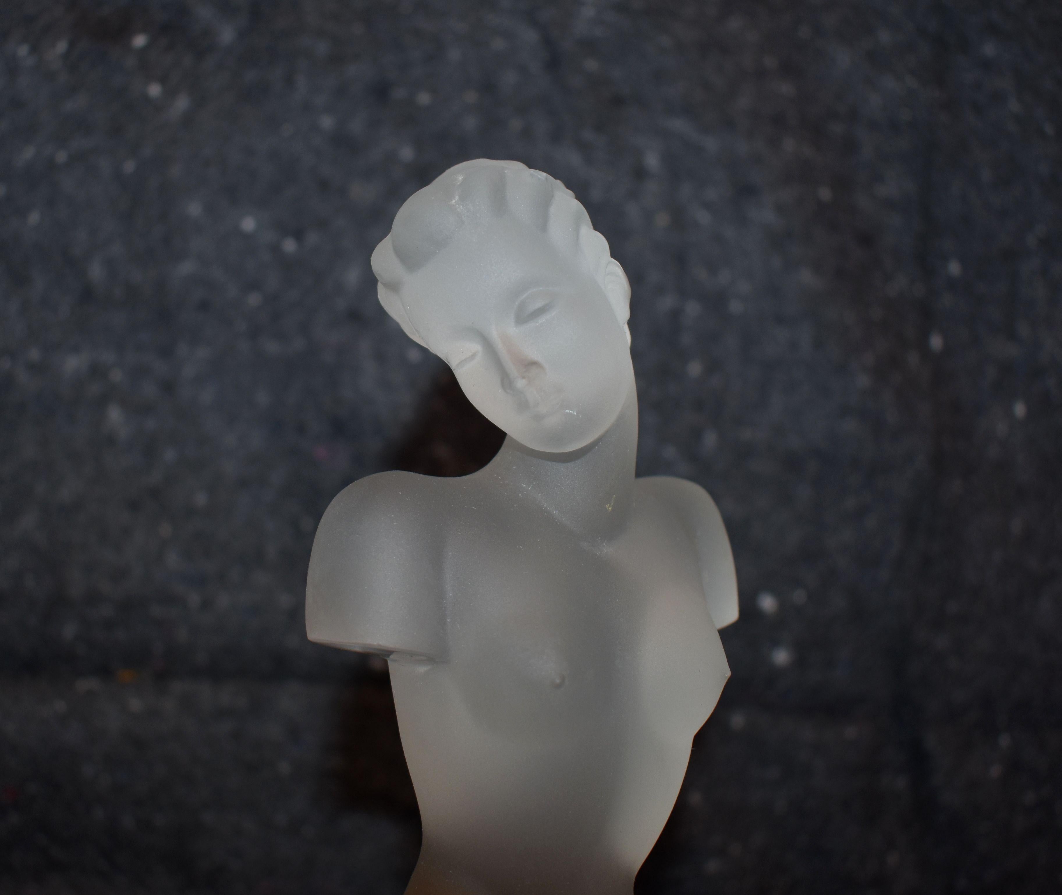 Art Déco Scultura femminile nuda in vetro e vetro smerigliato in stile Art Deco in vendita