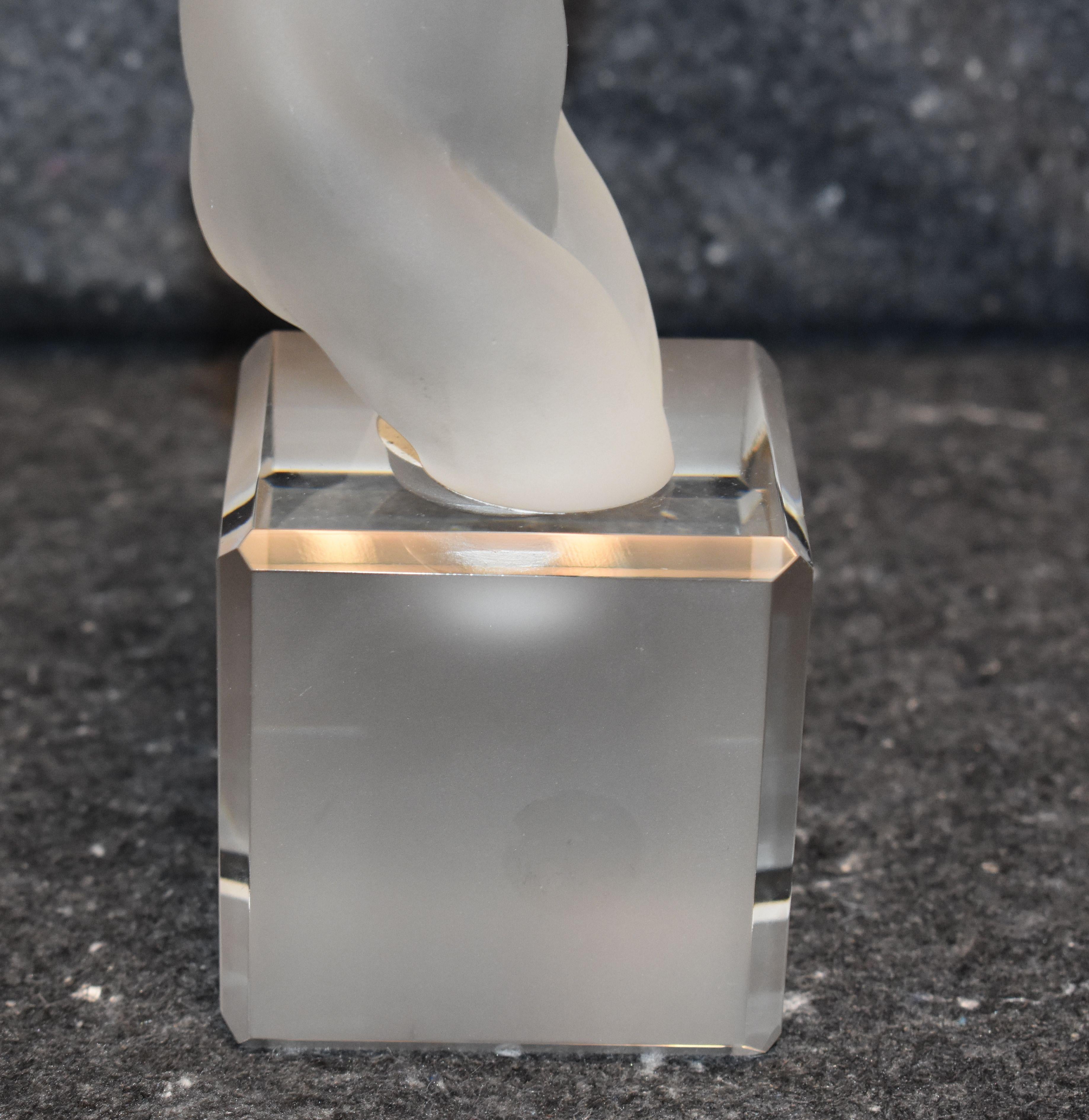 Ceco Scultura femminile nuda in vetro e vetro smerigliato in stile Art Deco in vendita