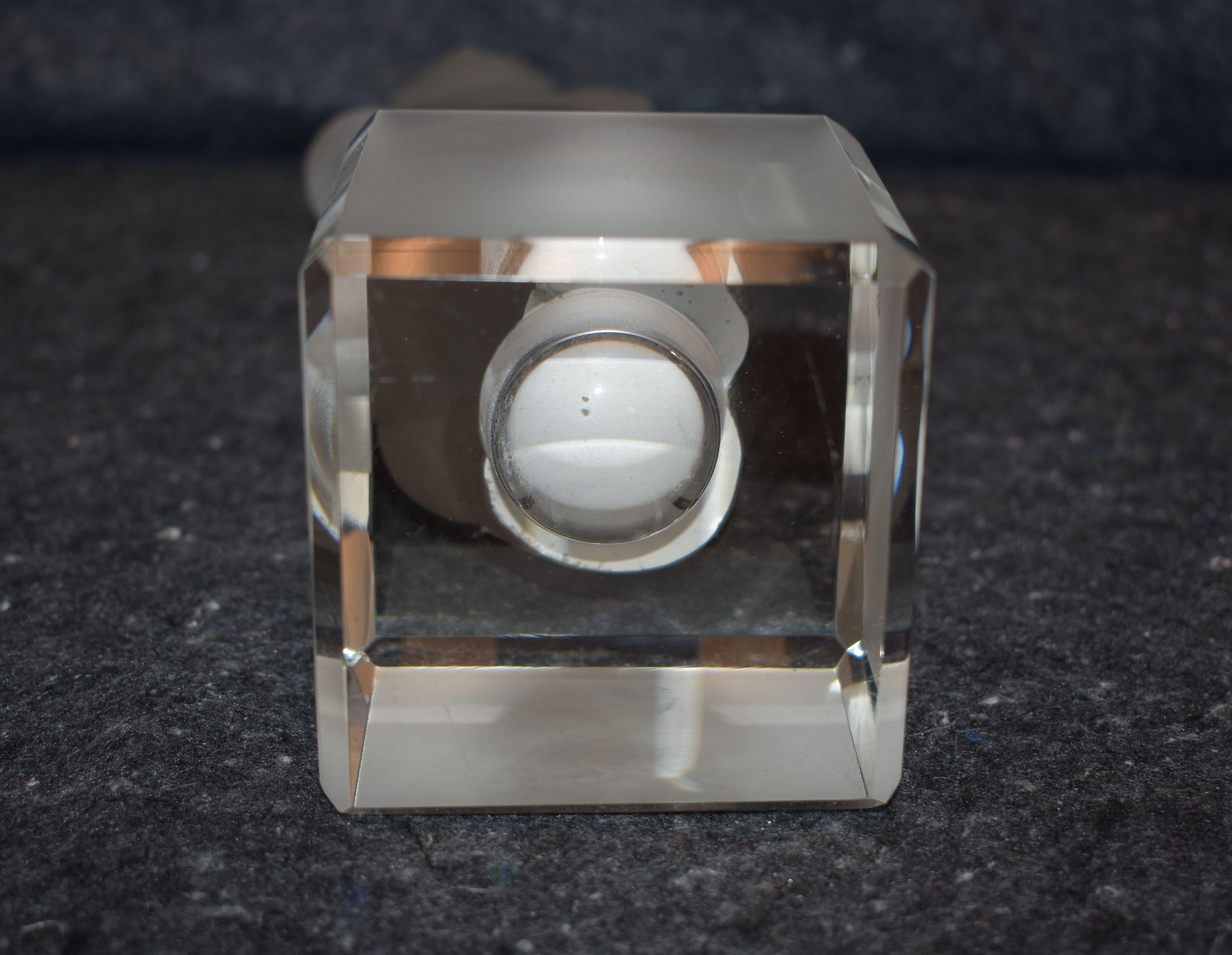 Vetro artistico Scultura femminile nuda in vetro e vetro smerigliato in stile Art Deco in vendita