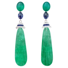 Orecchini in stile Art Déco in oro, zaffiro blu, onice verde, diamanti, smalto e gocce di giada