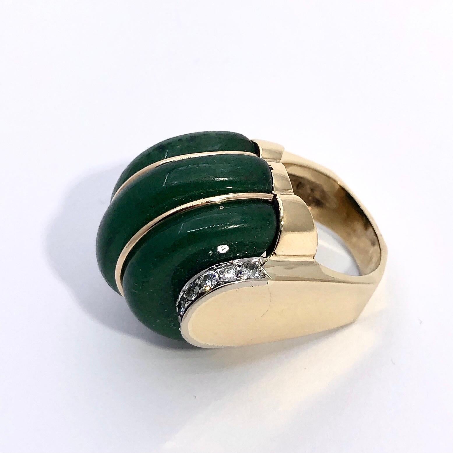 Art Deco Style Gold, Green Aventurine and Diamond Ring In Good Condition In Palm Beach, FL