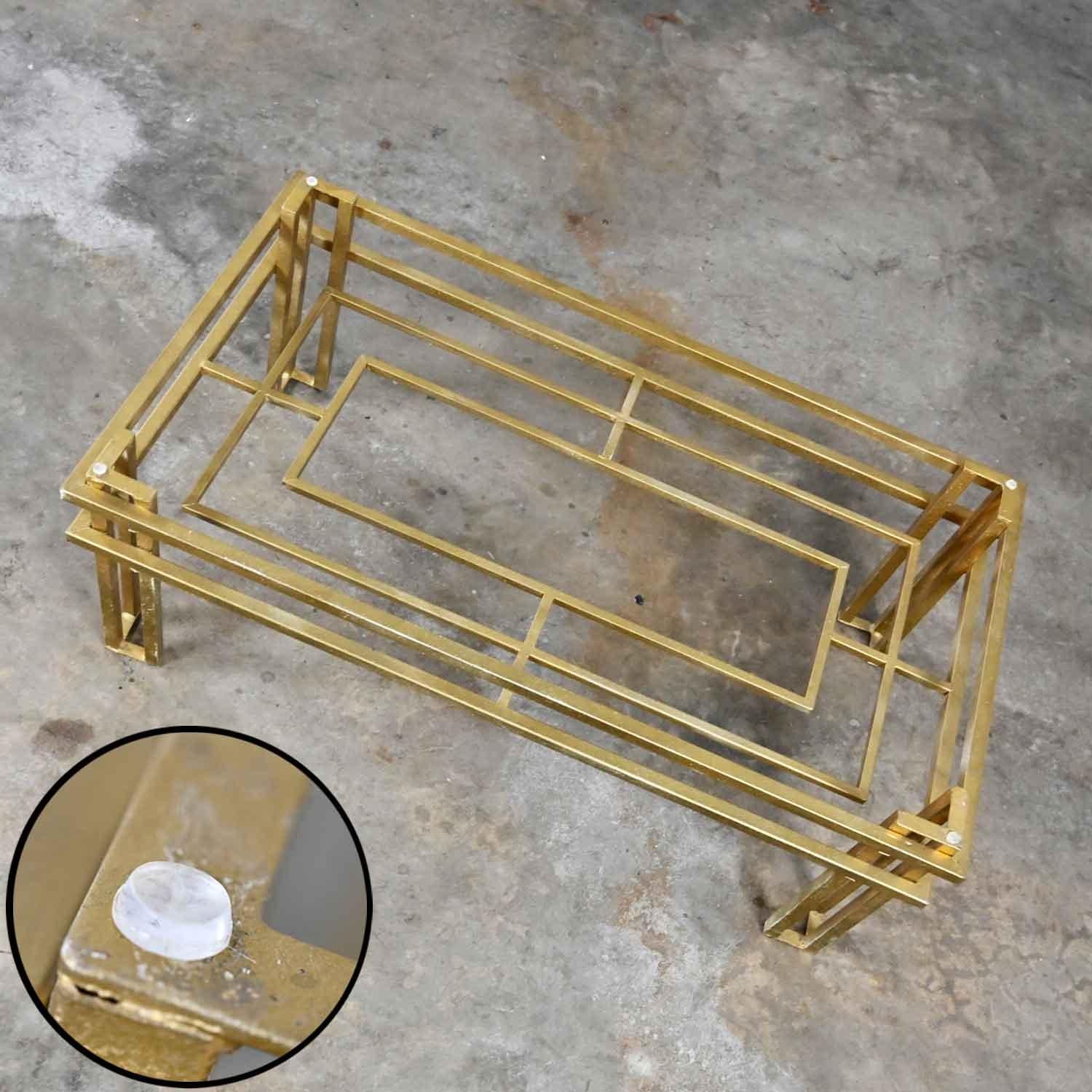 Table basse rectangulaire en tube d'acier doré de style Art Déco avec plateau en verre ou en marbre brun en vente 7
