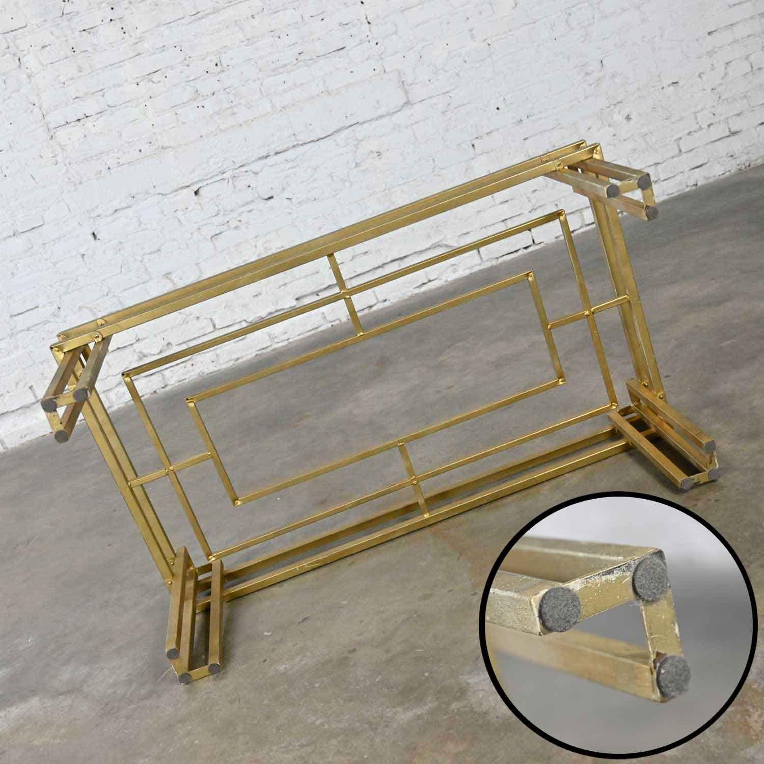 Table basse rectangulaire en tube d'acier doré de style Art Déco avec plateau en verre ou en marbre brun en vente 8