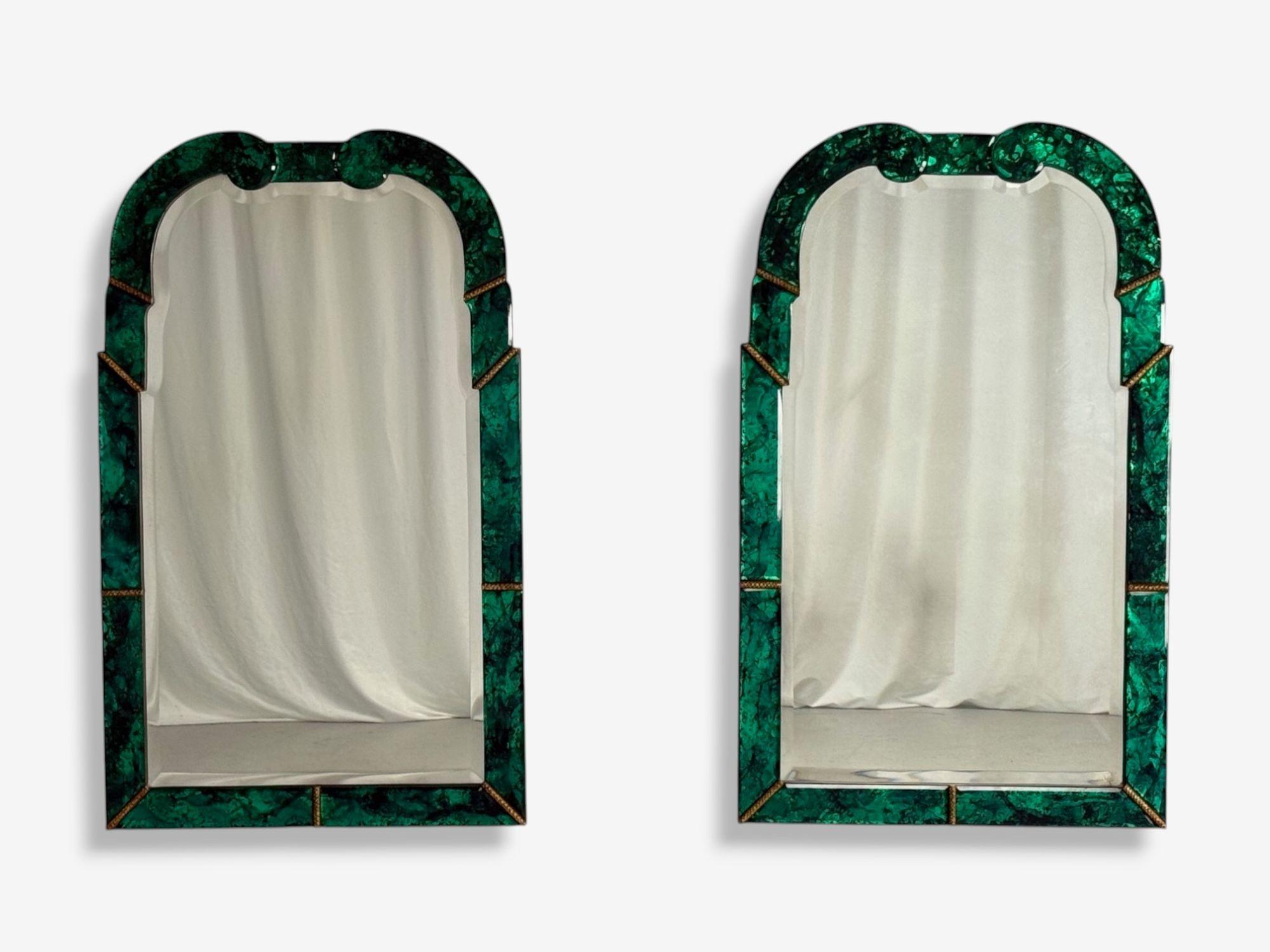 Estilo Art Decó, Cristal biselado envejecido verde, Espejos de pared venecianos en venta 2