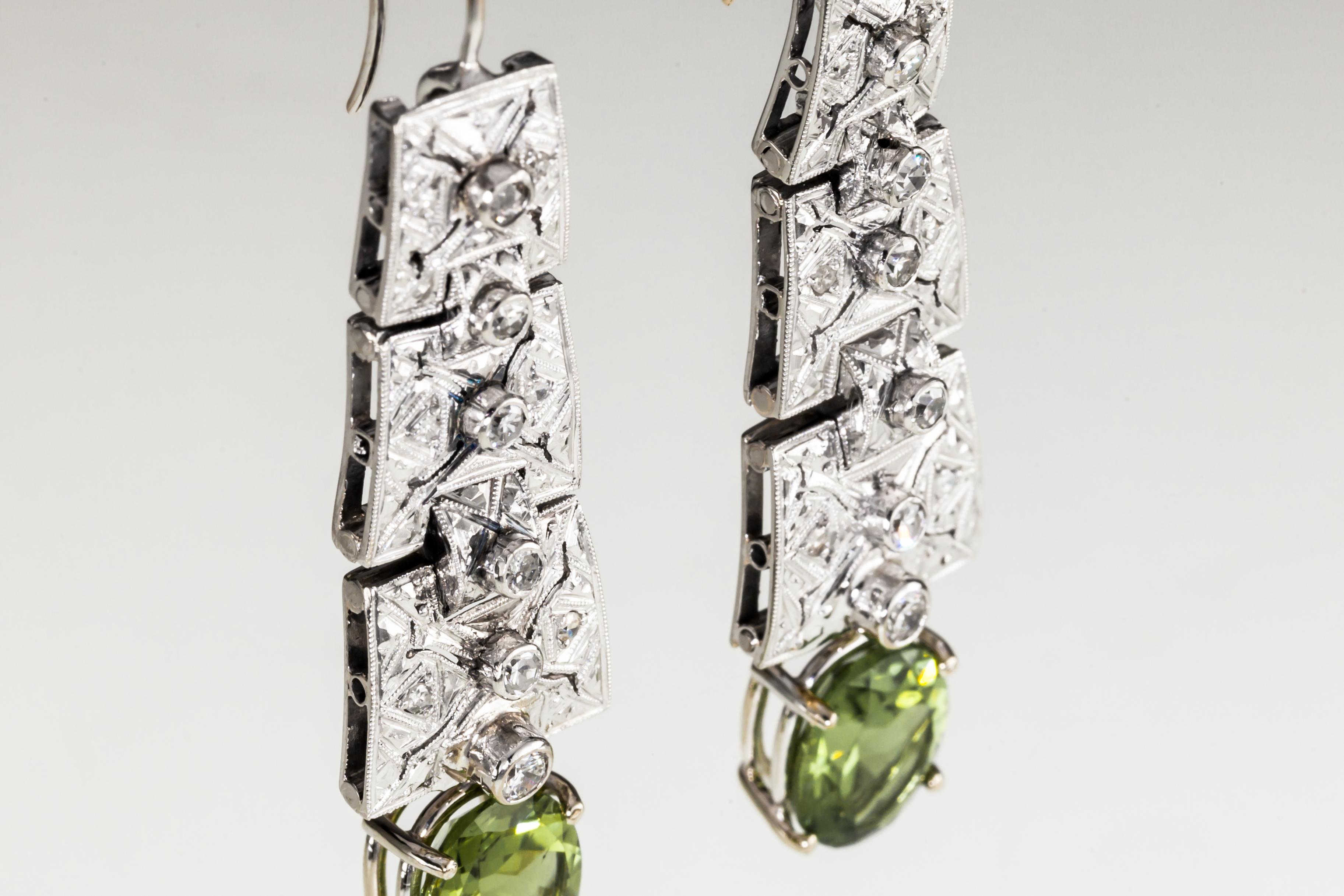 Art Deco Style Green Peridot and Diamonds Dangle Earrings Set in 14 Karat Gold For Sale 2