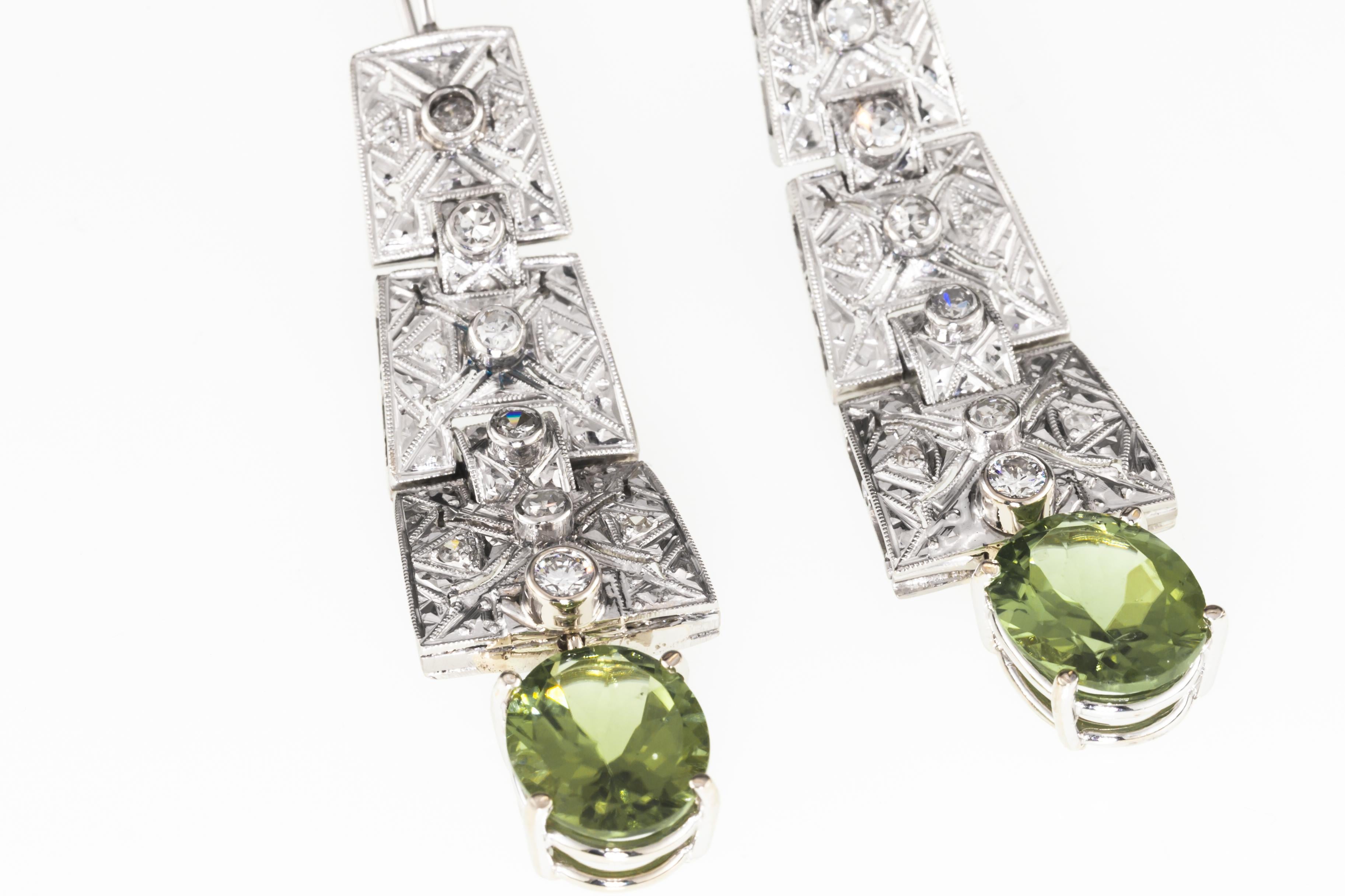 Art Deco Style Green Peridot and Diamonds Dangle Earrings Set in 14 Karat Gold For Sale 3