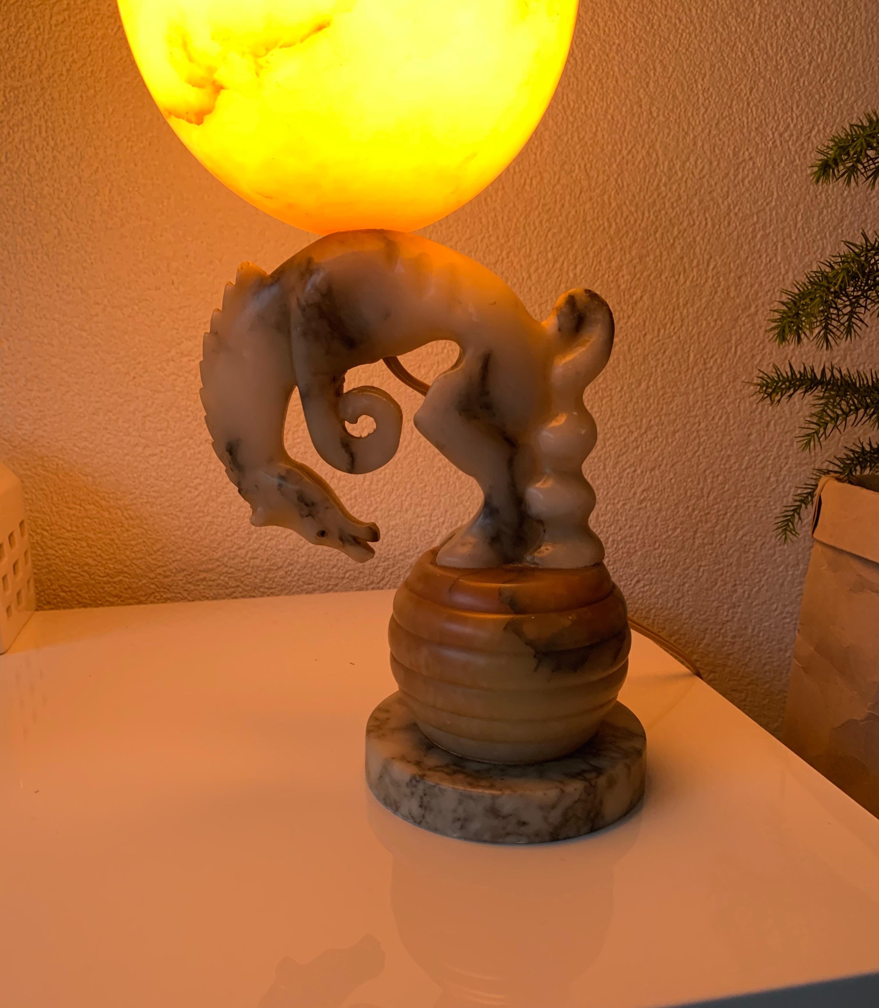 Lampe de table Art Déco sculptée à la main en marbre, cheval de rodéo piqué et albâtre en vente 6