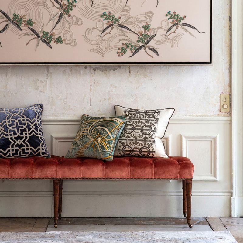 Art déco Coussin brodé à la main de Beaumont & Fletcher en vente