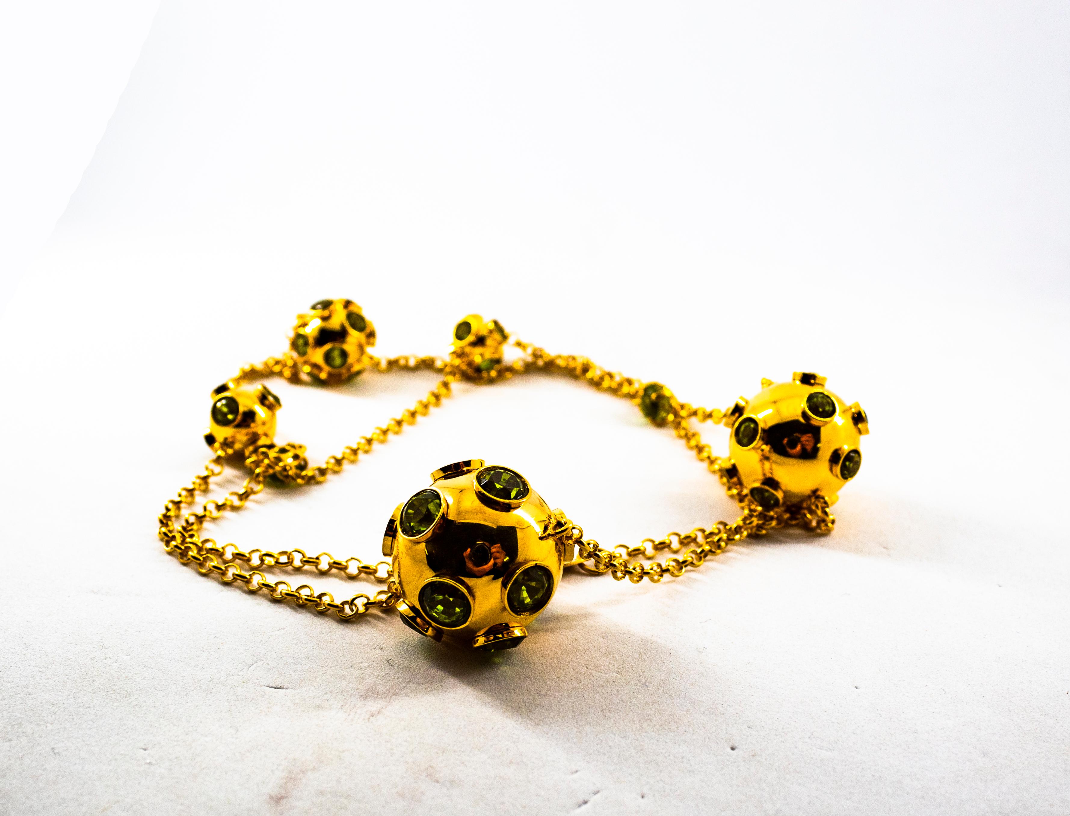 Collana a goccia in oro giallo con peridoto da 30.50 carati realizzata a mano in stile Art Deco in vendita 4