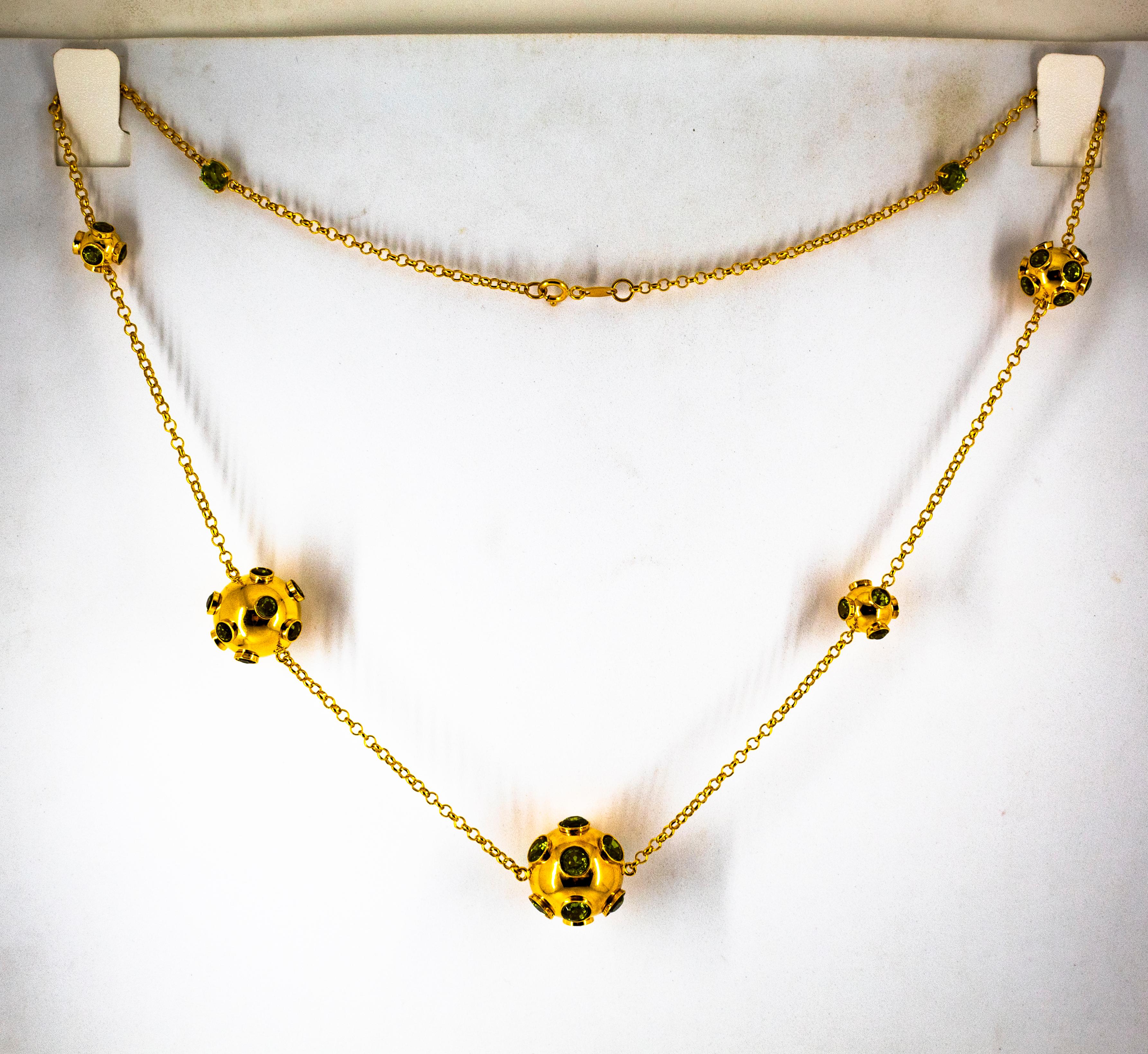 Collana a goccia in oro giallo con peridoto da 30.50 carati realizzata a mano in stile Art Deco in vendita 2