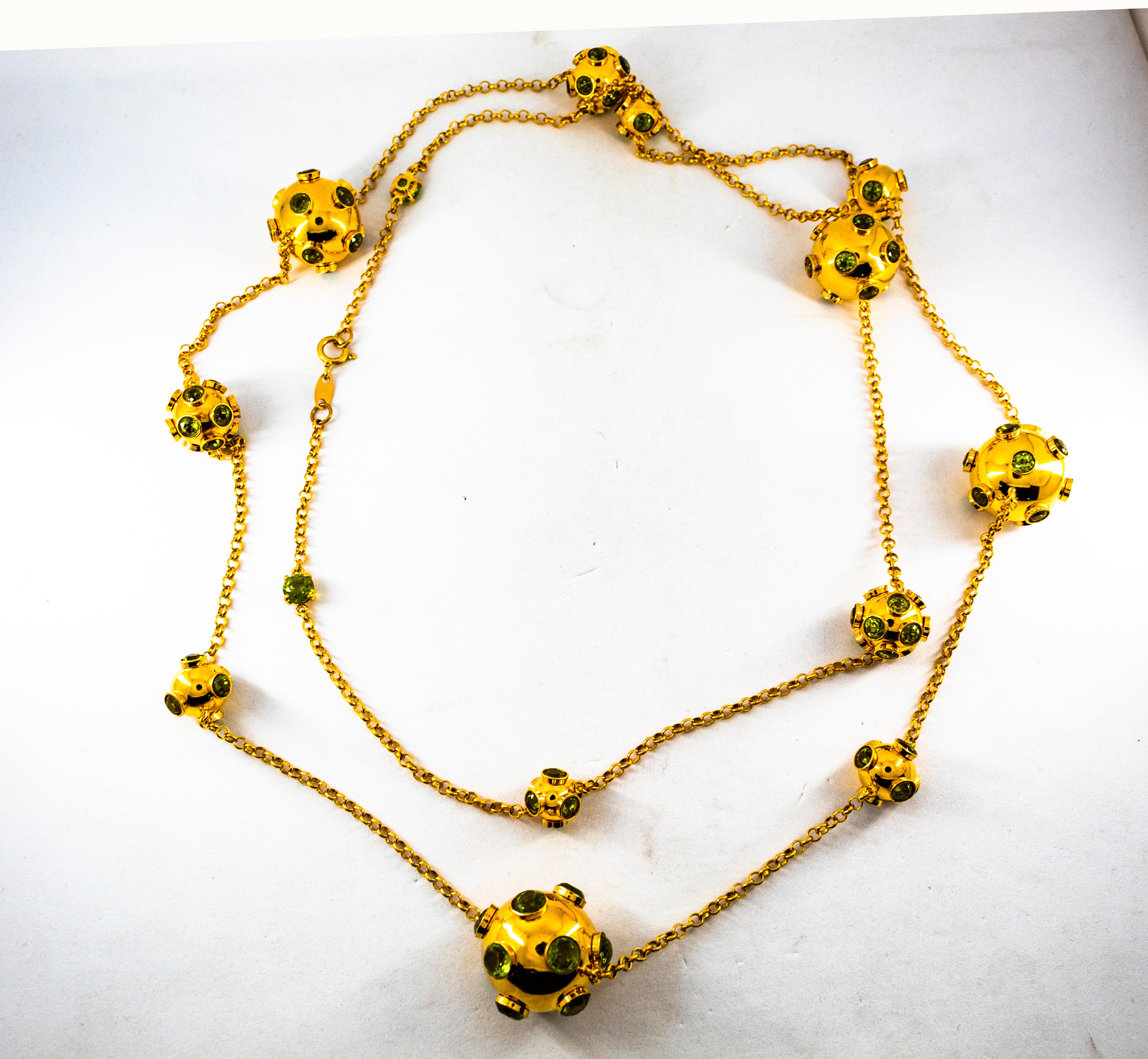 Collier en goutte de style Art déco en or jaune avec péridots de 50,00 carats, fabriqué à la main en vente 2