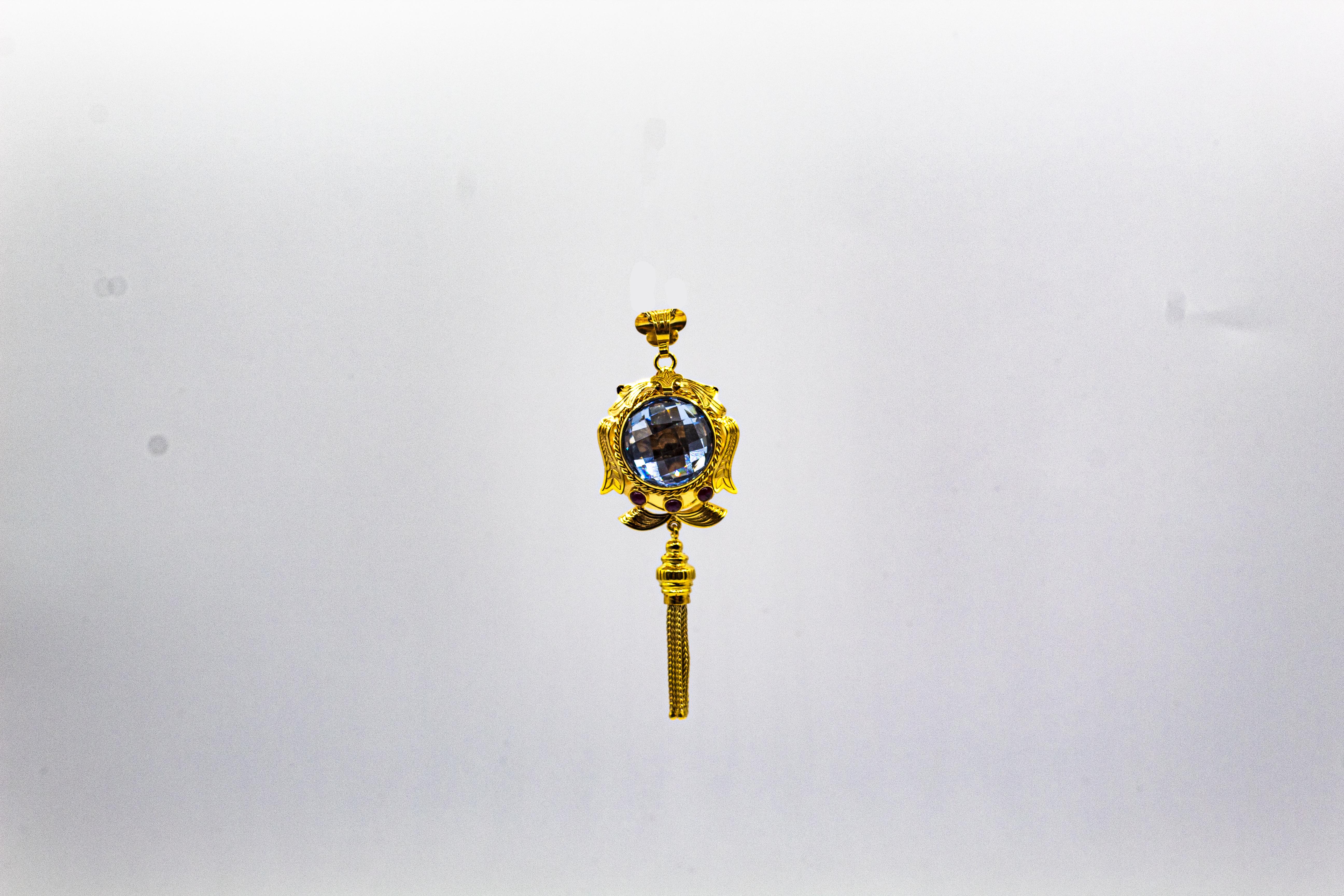 Taille cabochon Collier pendentif de style Art déco en or jaune avec topaze bleue et rubis, fabriqué à la main en vente