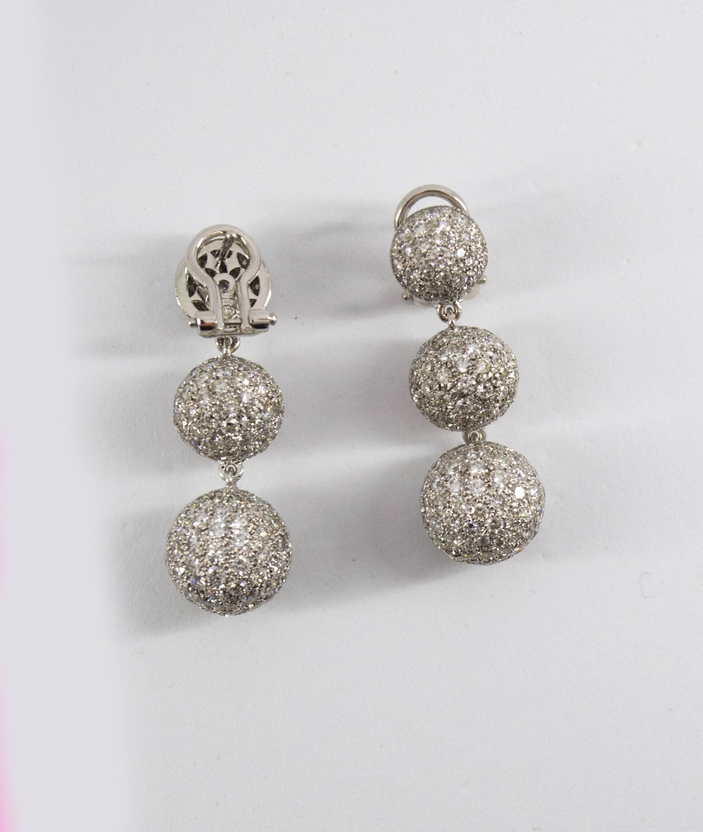 Art Deco Style Handcrafted White Brilliant Cut Diamond White Gold Drop Earrings For Sale 4