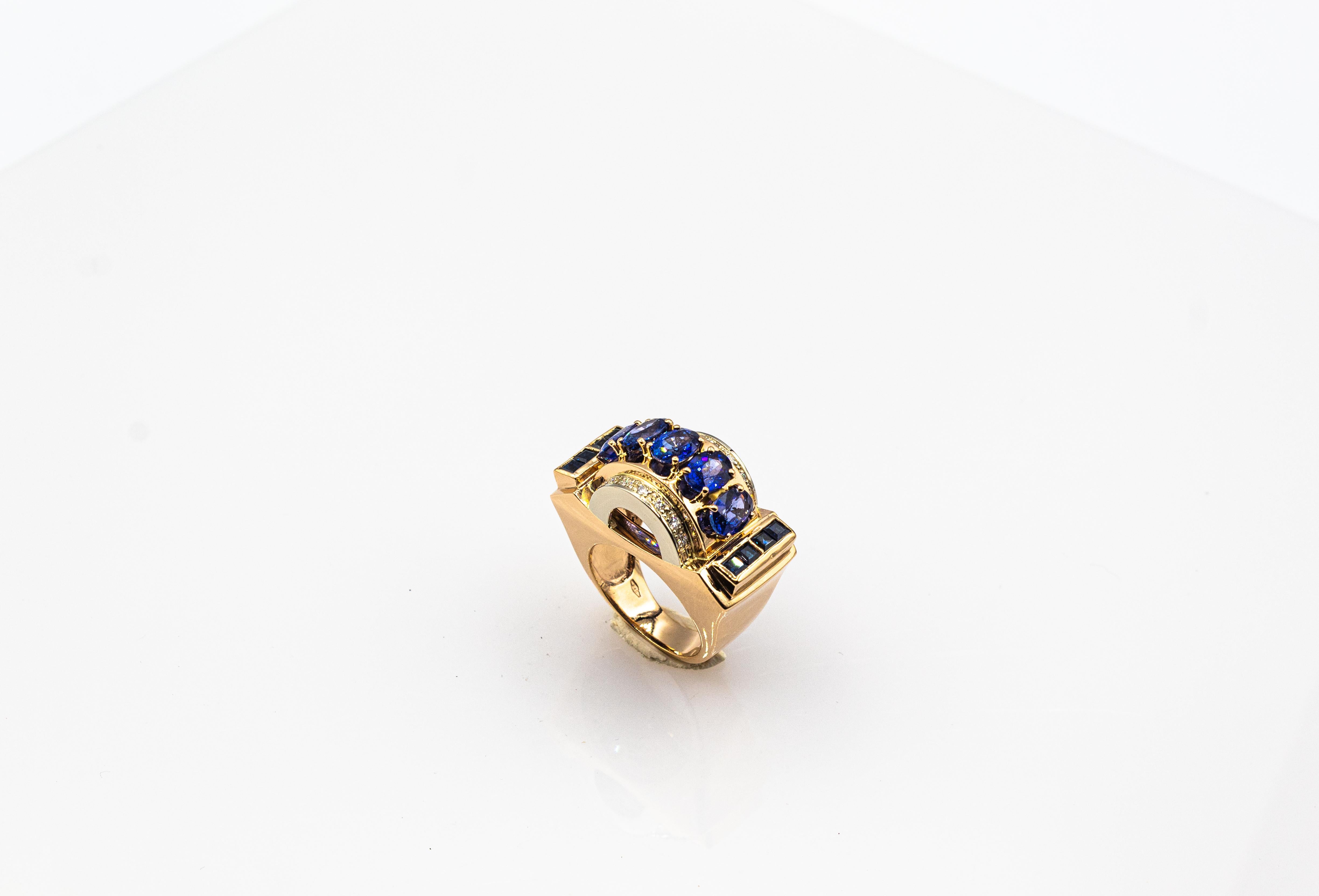 Bague cocktail de style Art déco fabriquée à la main en or jaune avec diamant blanc, saphir bleu et saphir Neuf - En vente à Naples, IT