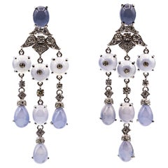 Orecchini a clip in oro bianco con diamante bianco e calcedonio, realizzati a mano in stile Art Deco