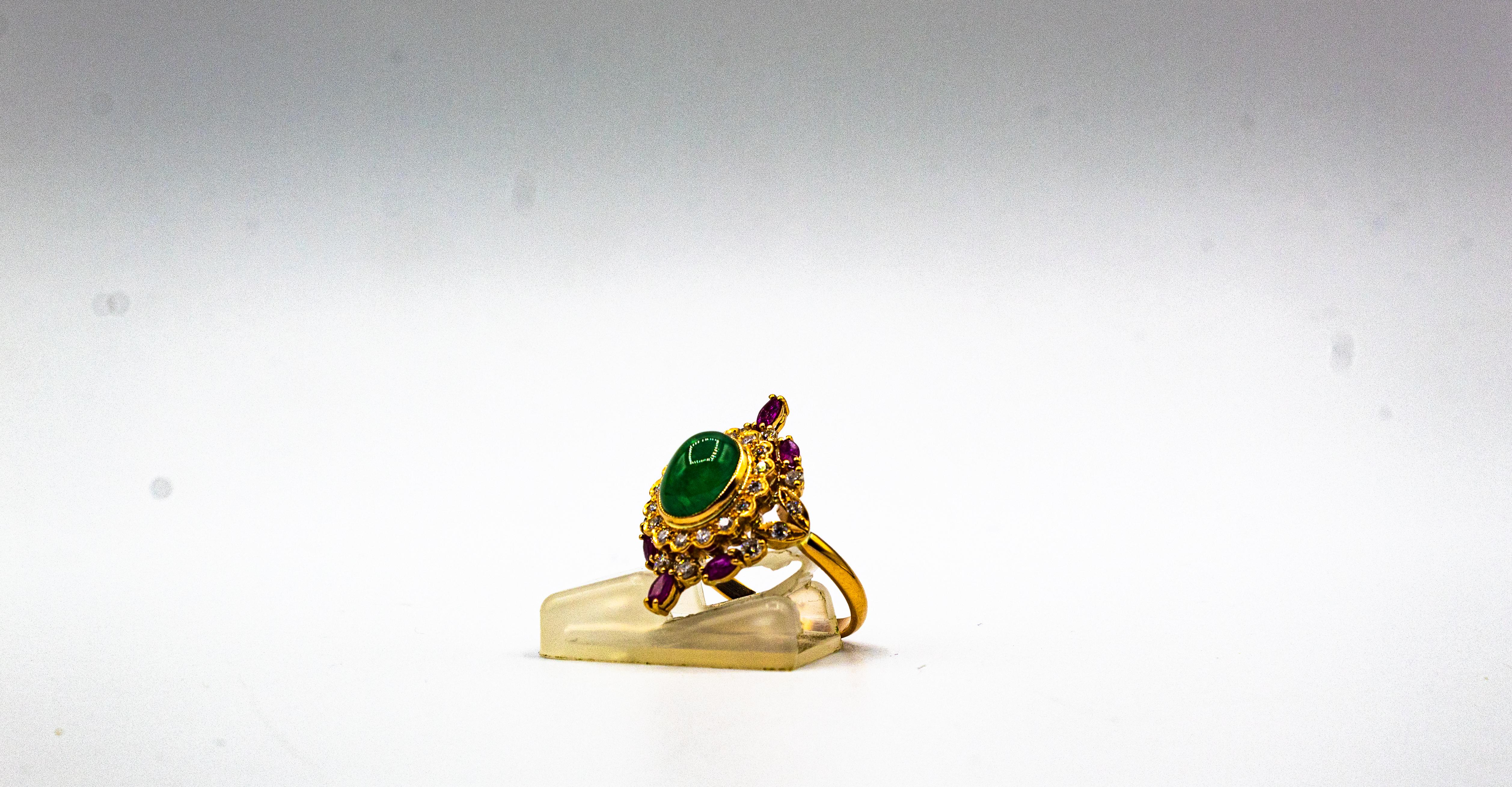 Bague de cocktail en or jaune, diamant blanc, émeraude et rubis, de style art déco, réalisée à la main en vente 3