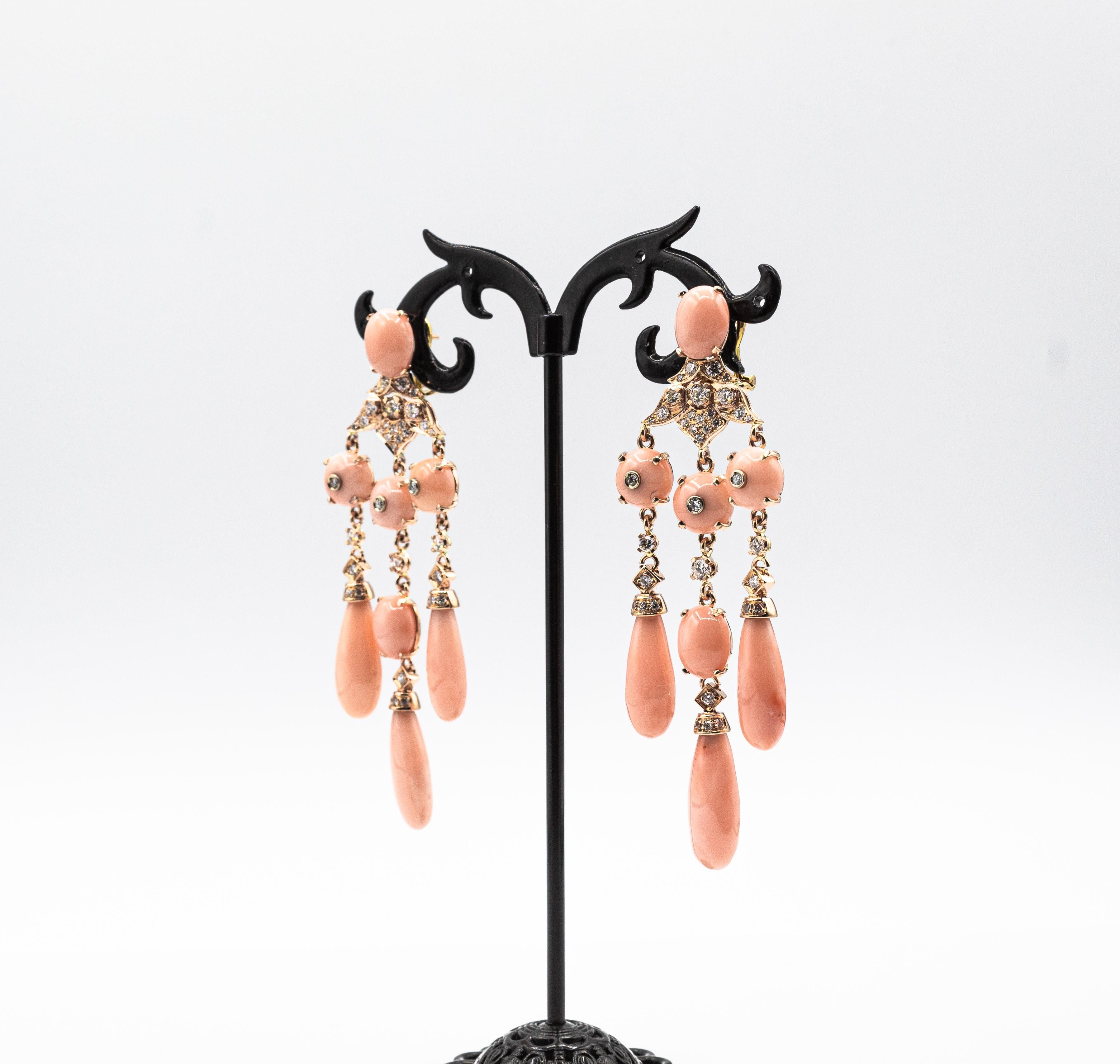 Boucles d'oreilles à clip en or jaune, diamant blanc, corail rose, style art déco, faites à la main en vente 1