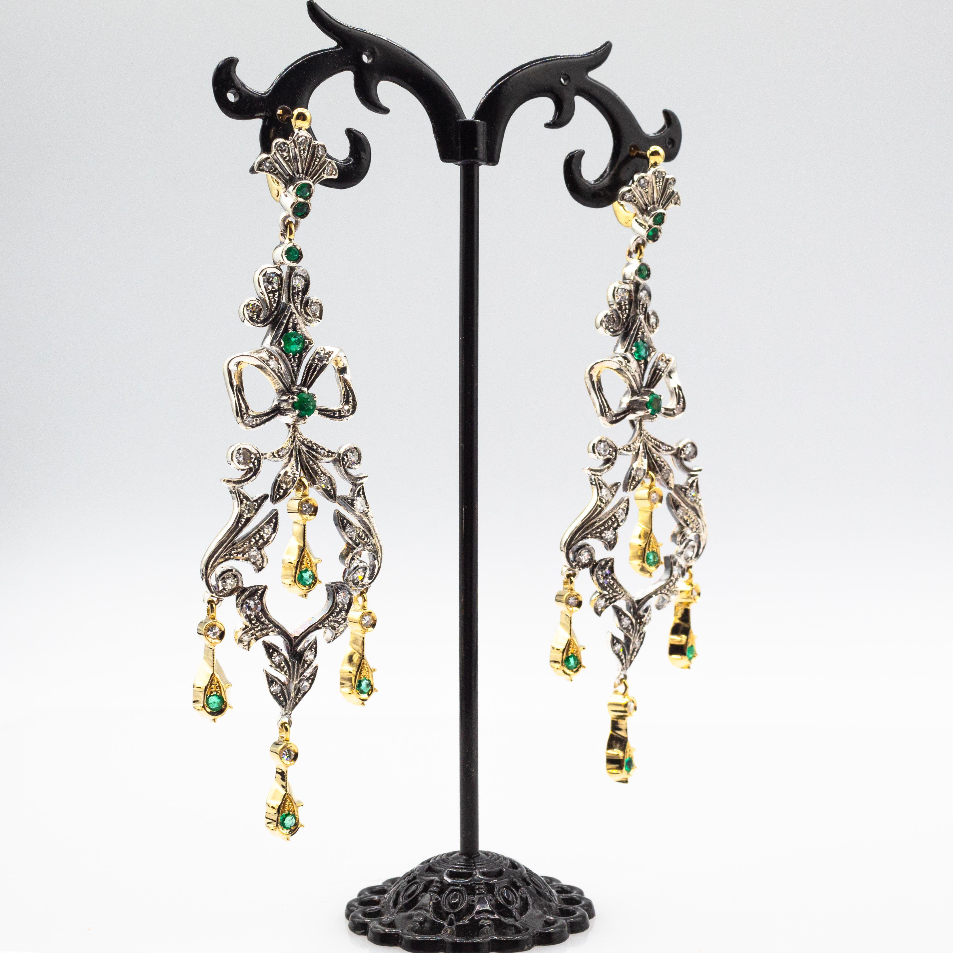 Art Deco Style Handcrafted White Rose Cut Diamond Emerald Yellow Gold Earrings (Rundschliff) im Angebot