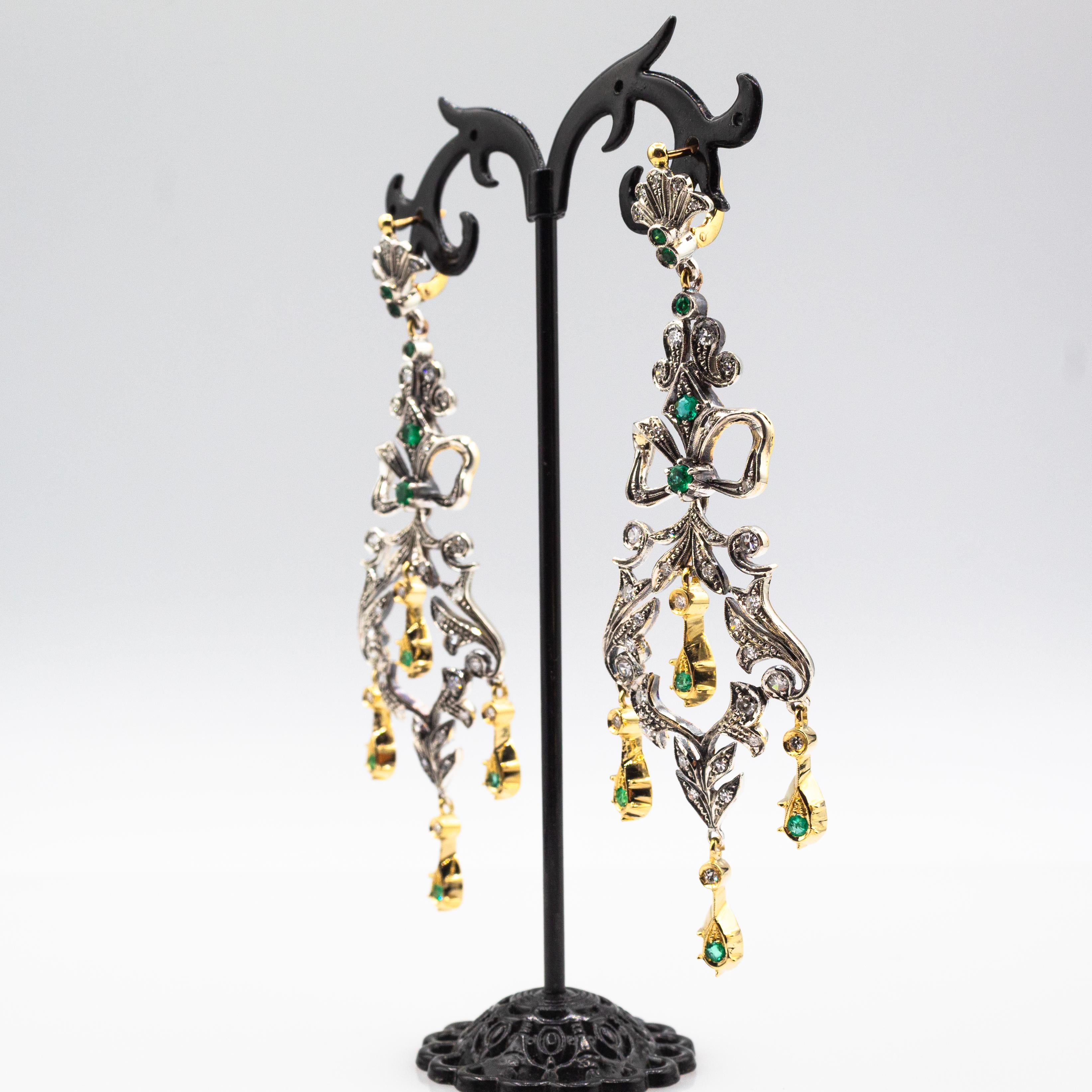 Art Deco Style Handcrafted White Rose Cut Diamond Emerald Yellow Gold Earrings für Damen oder Herren im Angebot