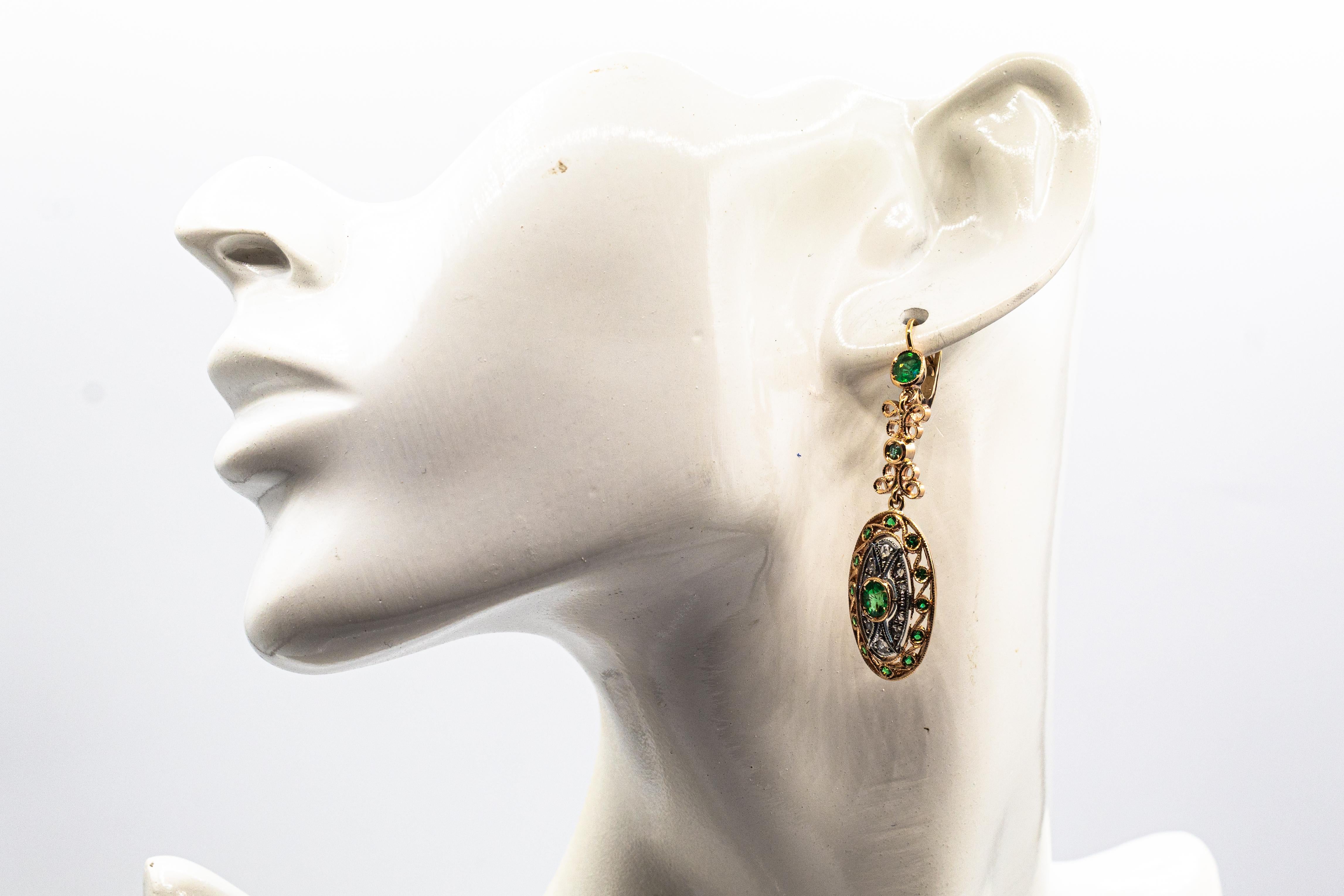 Boucles d'oreilles en or jaune avec diamant blanc taillé en rose et émeraude, de style Art Déco en vente 2