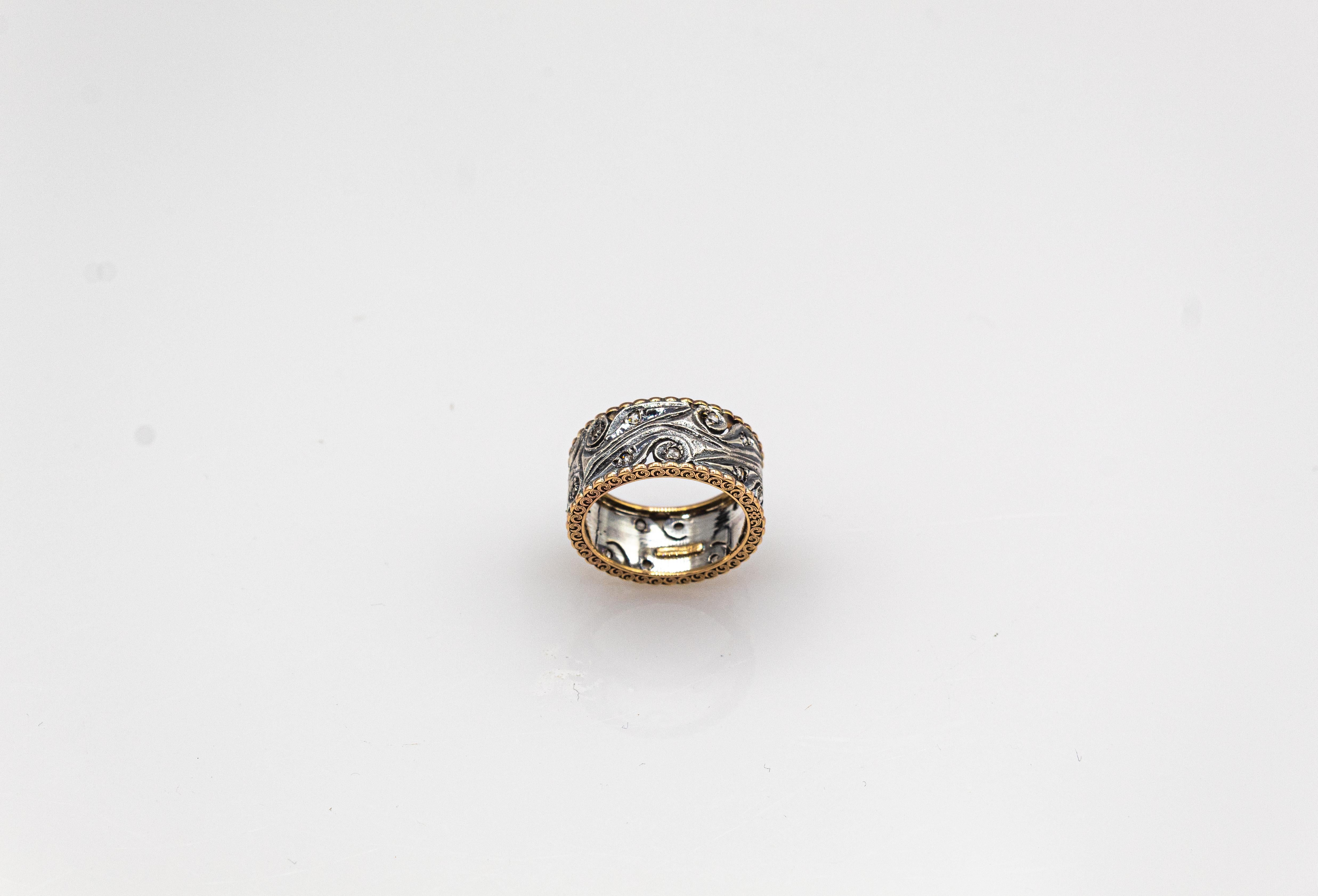 Art Deco Style Handcrafted White Rose Cut Diamond Yellow Gold Band Ring In New Condition For Sale In Naples, IT