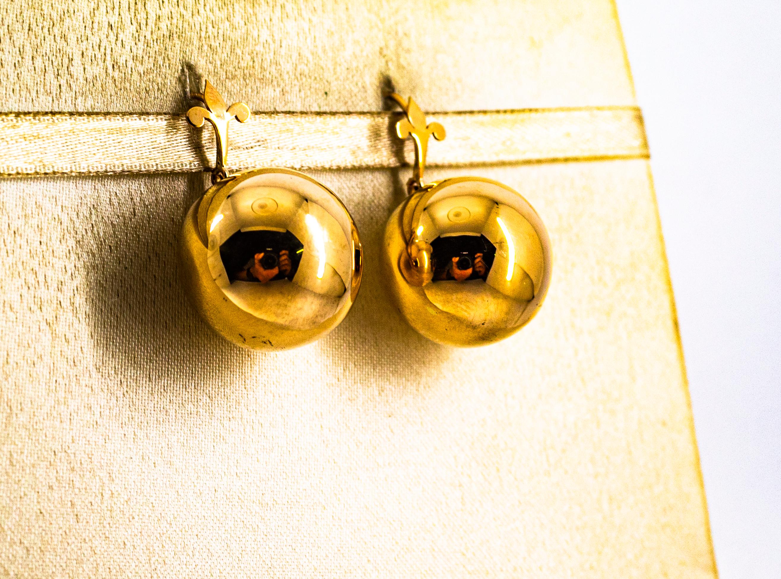 Clous d'oreilles pendants en or jaune de style Art déco fabriqués à la main Neuf - En vente à Naples, IT