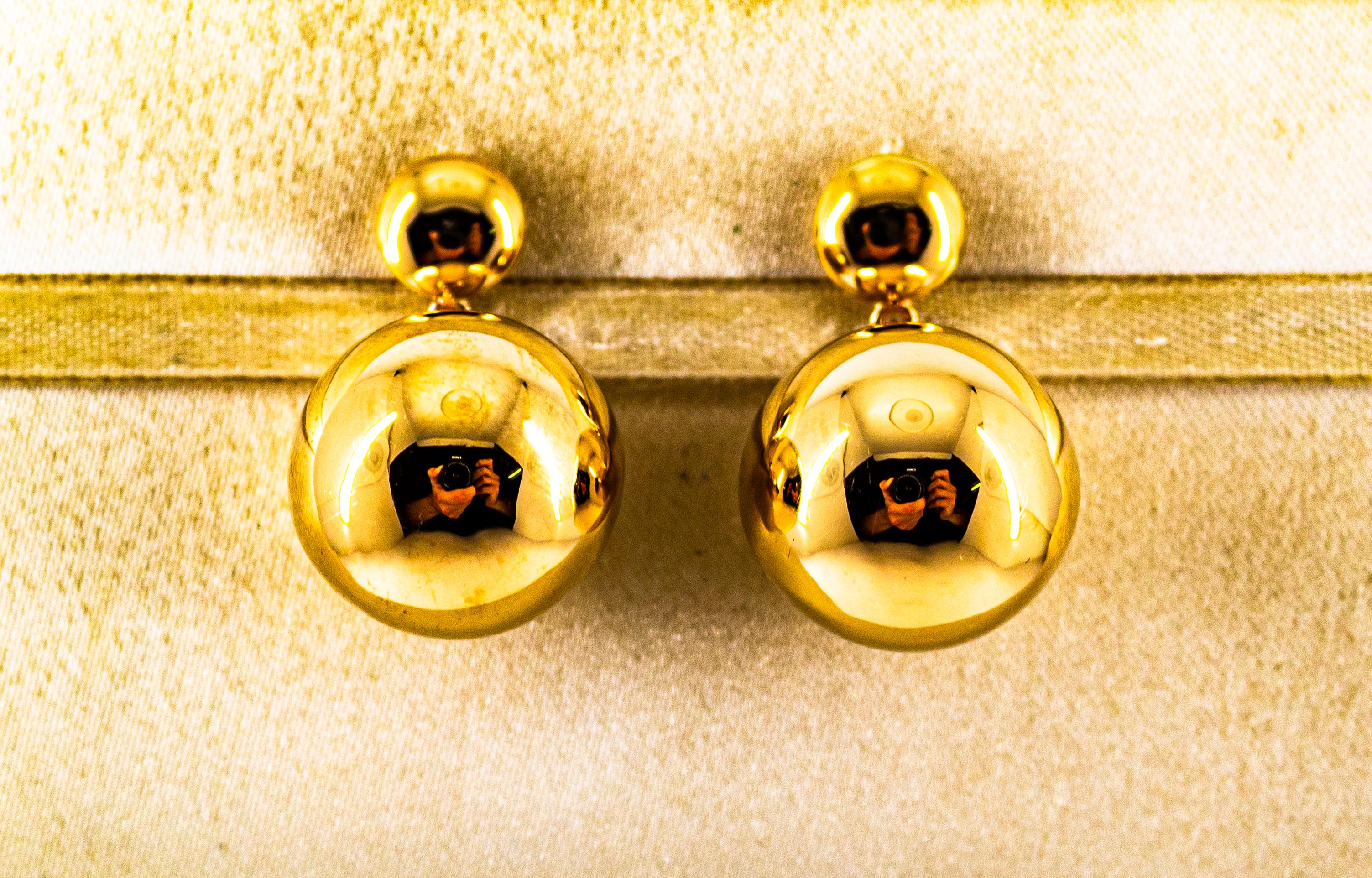 Art Déco Art Deco Style Handcrafted Yellow Gold Dangle Stud Earrings in vendita