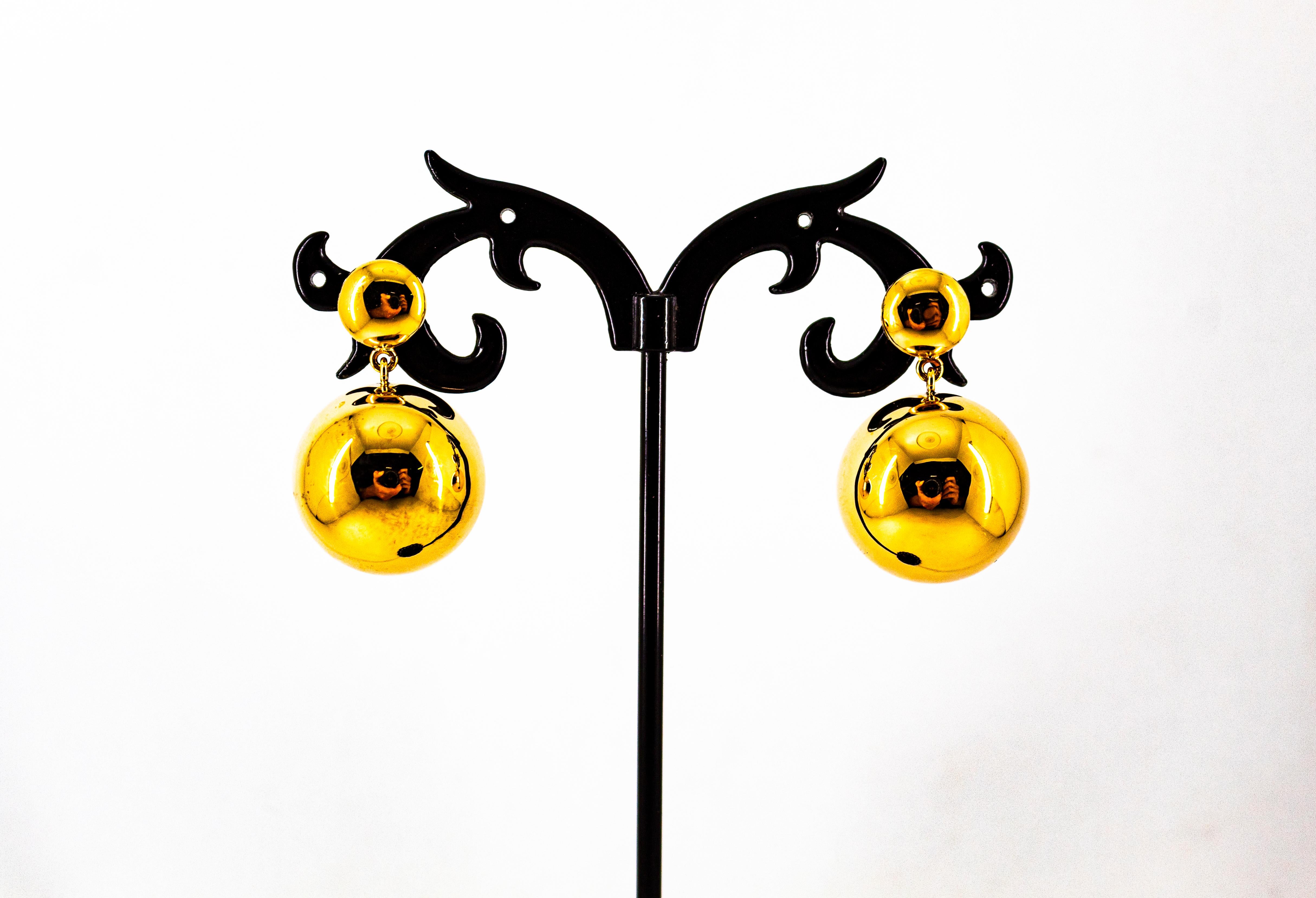 Boucles d'oreilles pendantes en or jaune de style Art déco faites à la main en vente 2