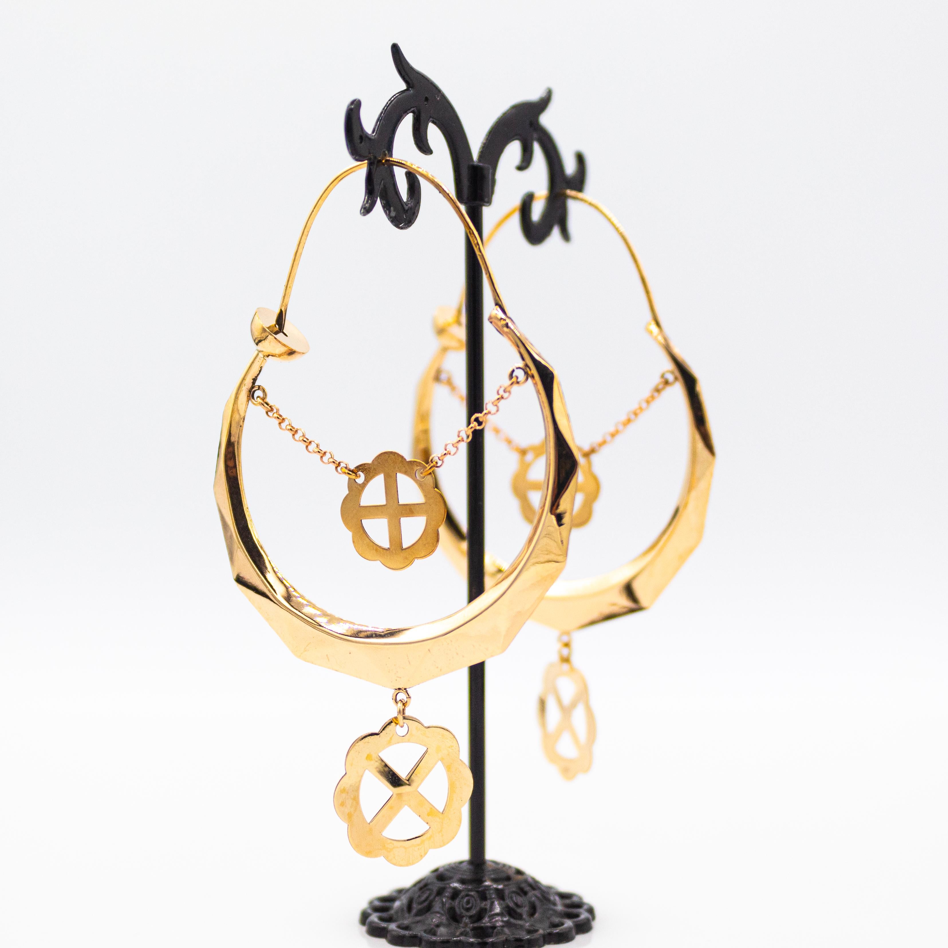 Boucles d'oreilles pendantes en or jaune de style Art déco faites à la main Unisexe en vente