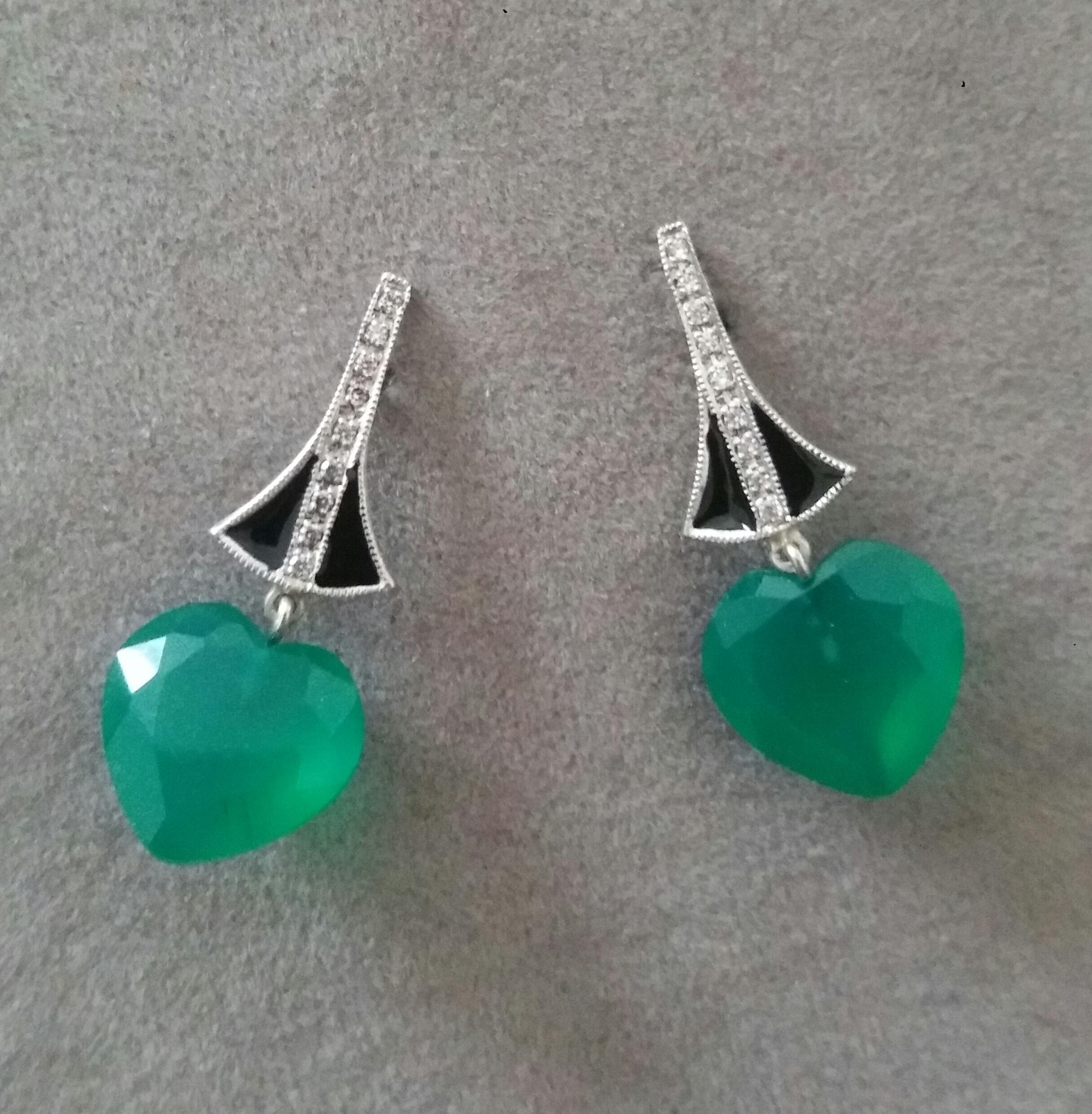 Art Déco Orecchini a forma di cuore in stile Art Deco con onice verde, oro e diamanti, smalto nero e penzoloni in vendita