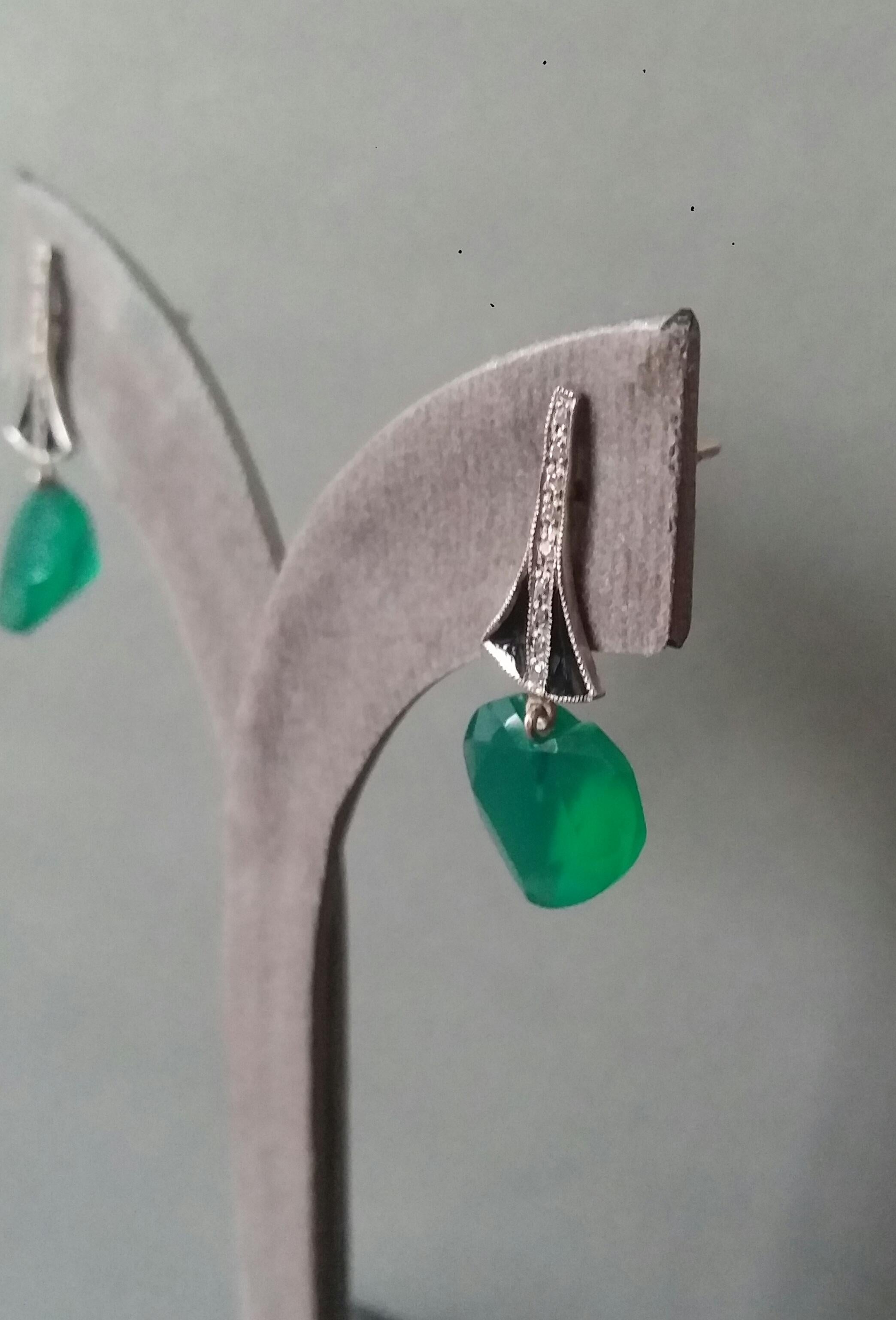 Orecchini a forma di cuore in stile Art Deco con onice verde, oro e diamanti, smalto nero e penzoloni in vendita 3