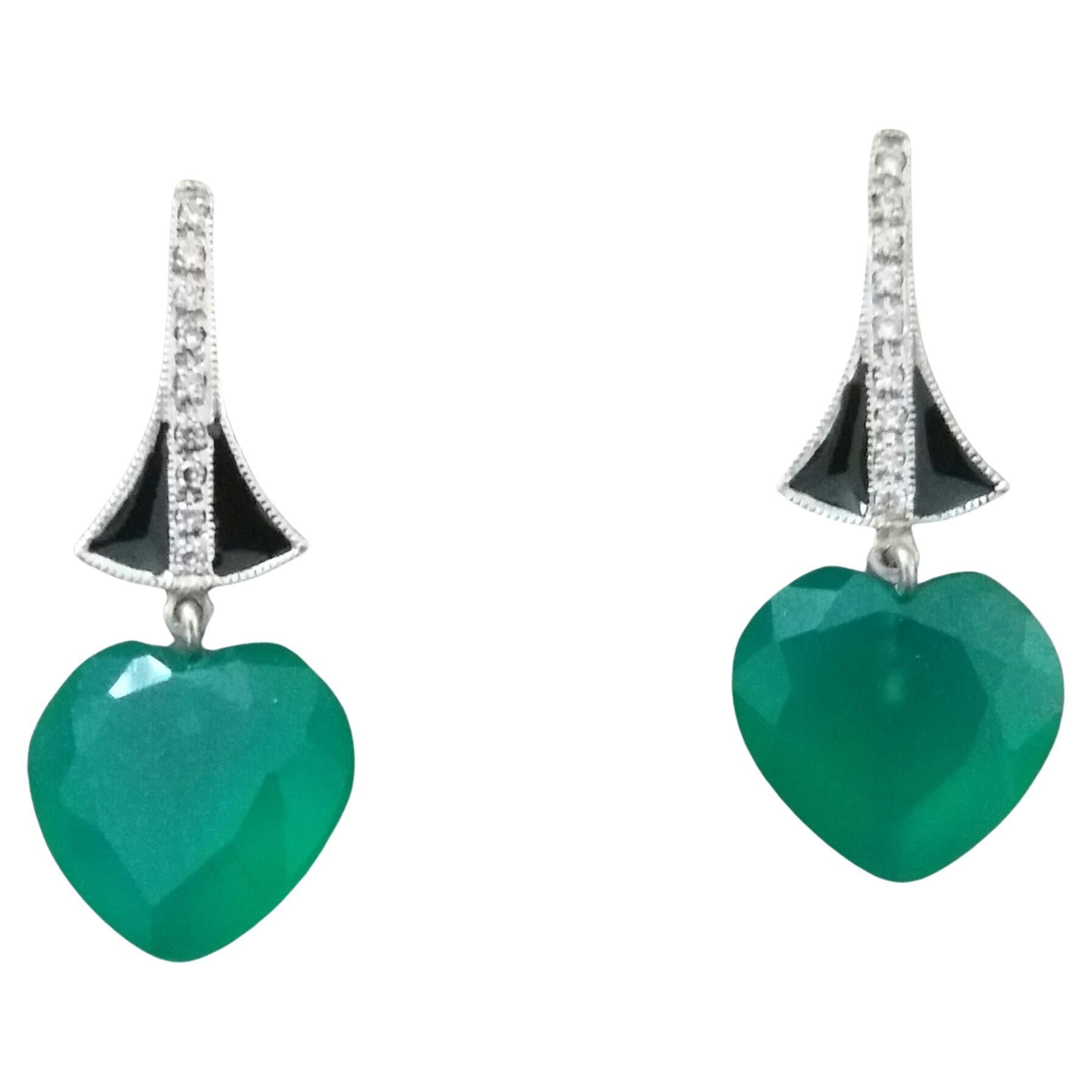 Orecchini a forma di cuore in stile Art Deco con onice verde, oro e diamanti, smalto nero e penzoloni