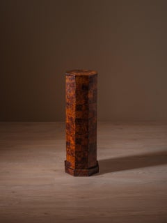 Plinto esagonale in radica di Thuya in stile Art Déco