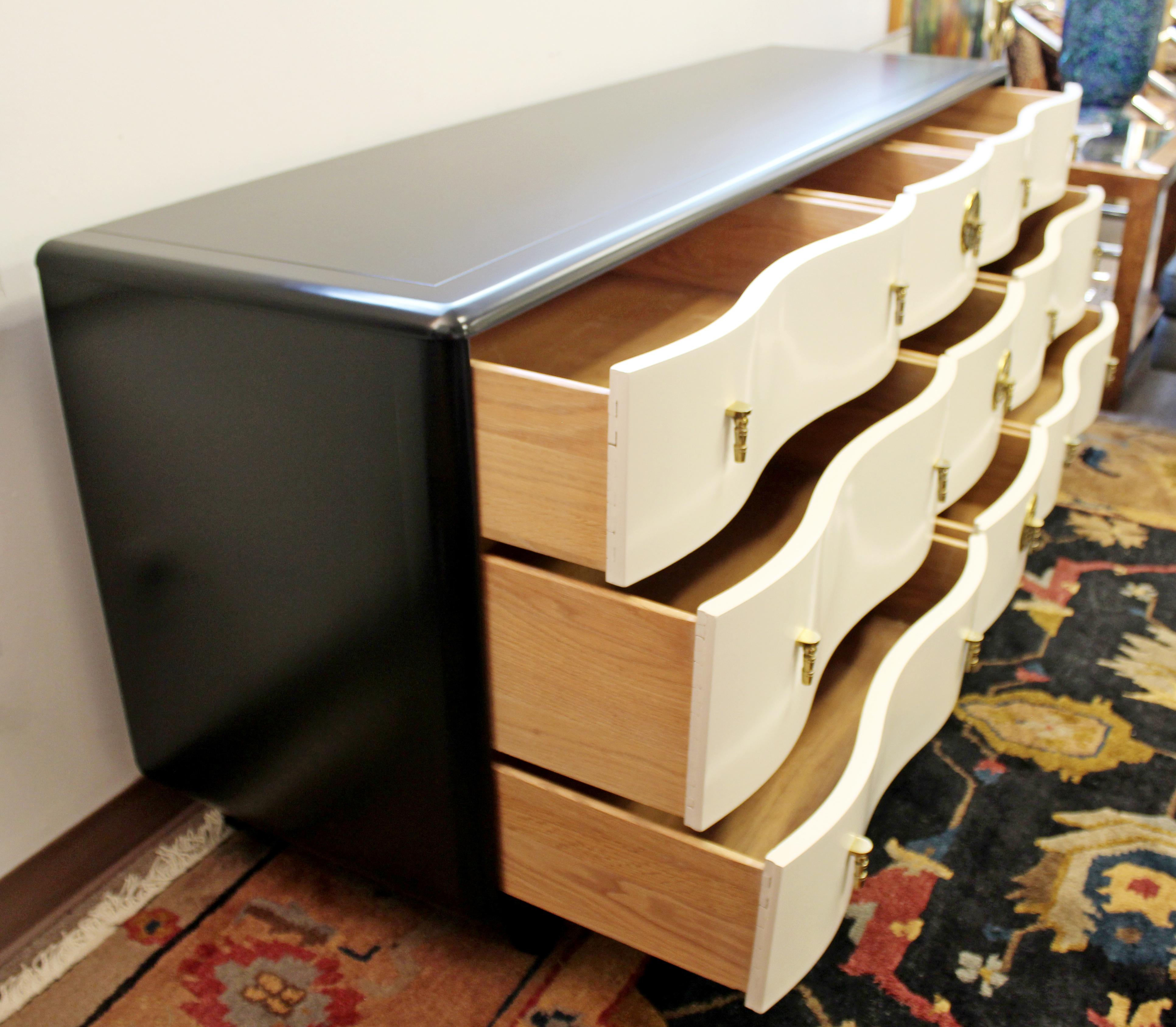 Mid-20th Century Art Deco Style Hollywood Regency Kent Coffey 2-Tone Lacquer Credenza Cabinet