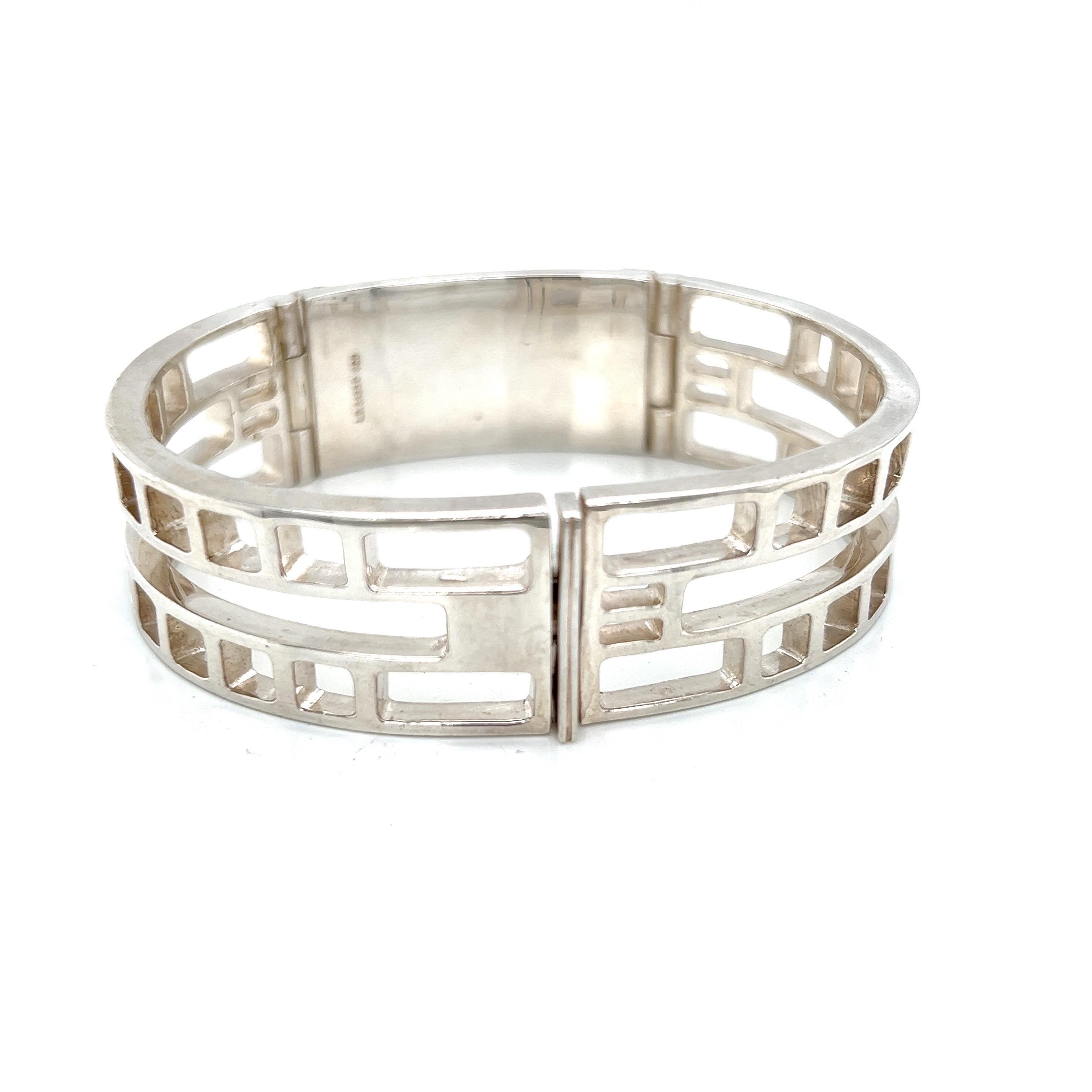Art Deco Style ID Bracelet with Hematite in Sterling Silver In New Condition For Sale In New York, NY