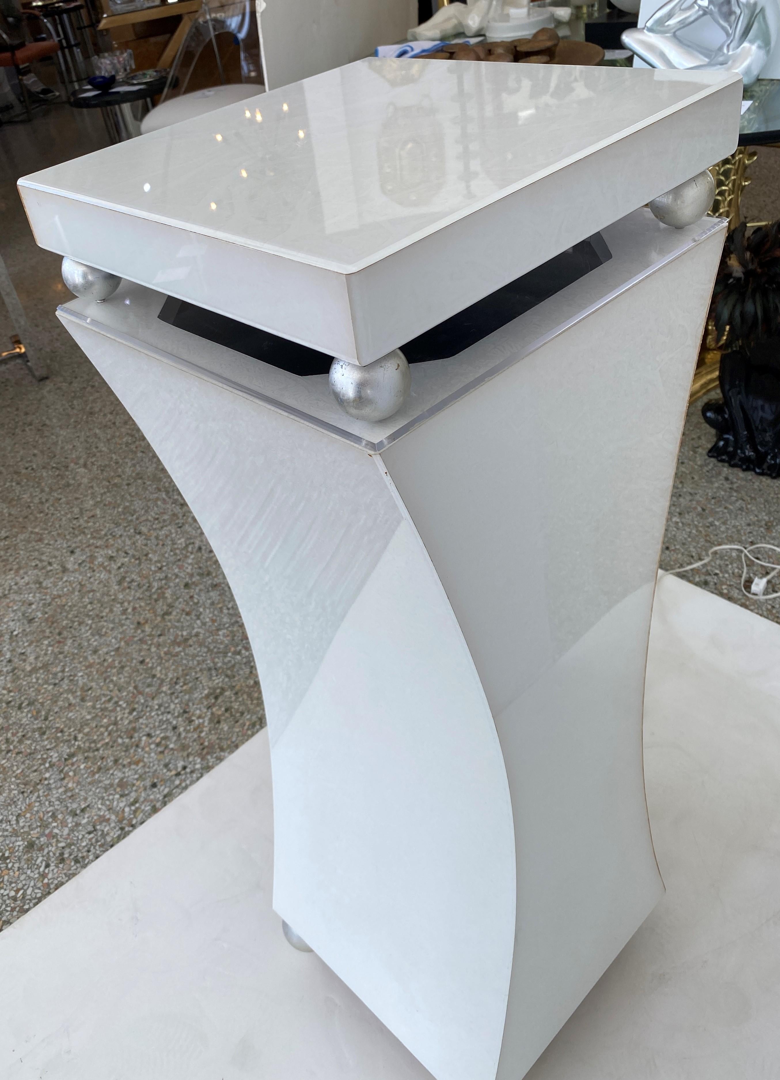 Art Deco Style Illuminated Pedestal For Sale 5