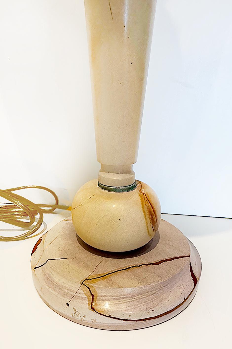 Lampe de table italienne en marbre Breccia de style Art Déco, abat-jour d'origine en vente 2