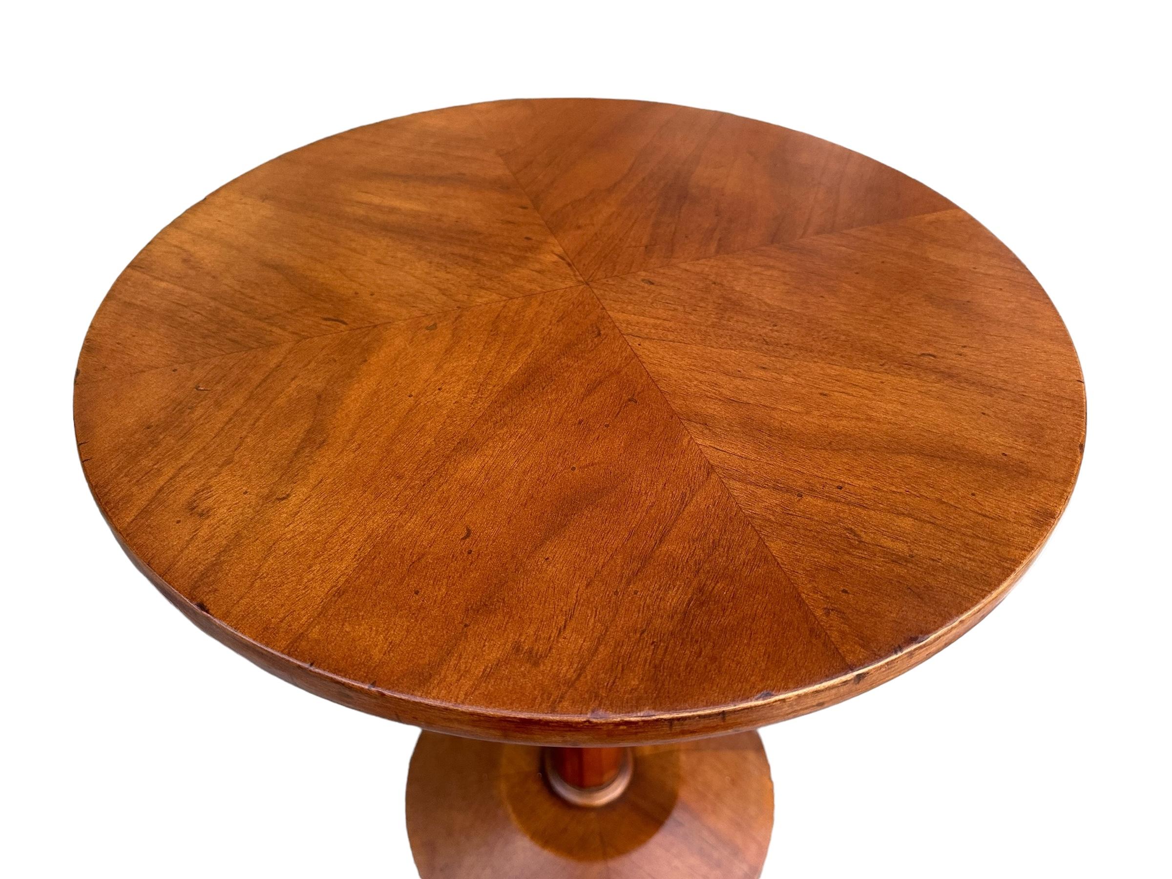 Art Deco Style Italian Side Table 4