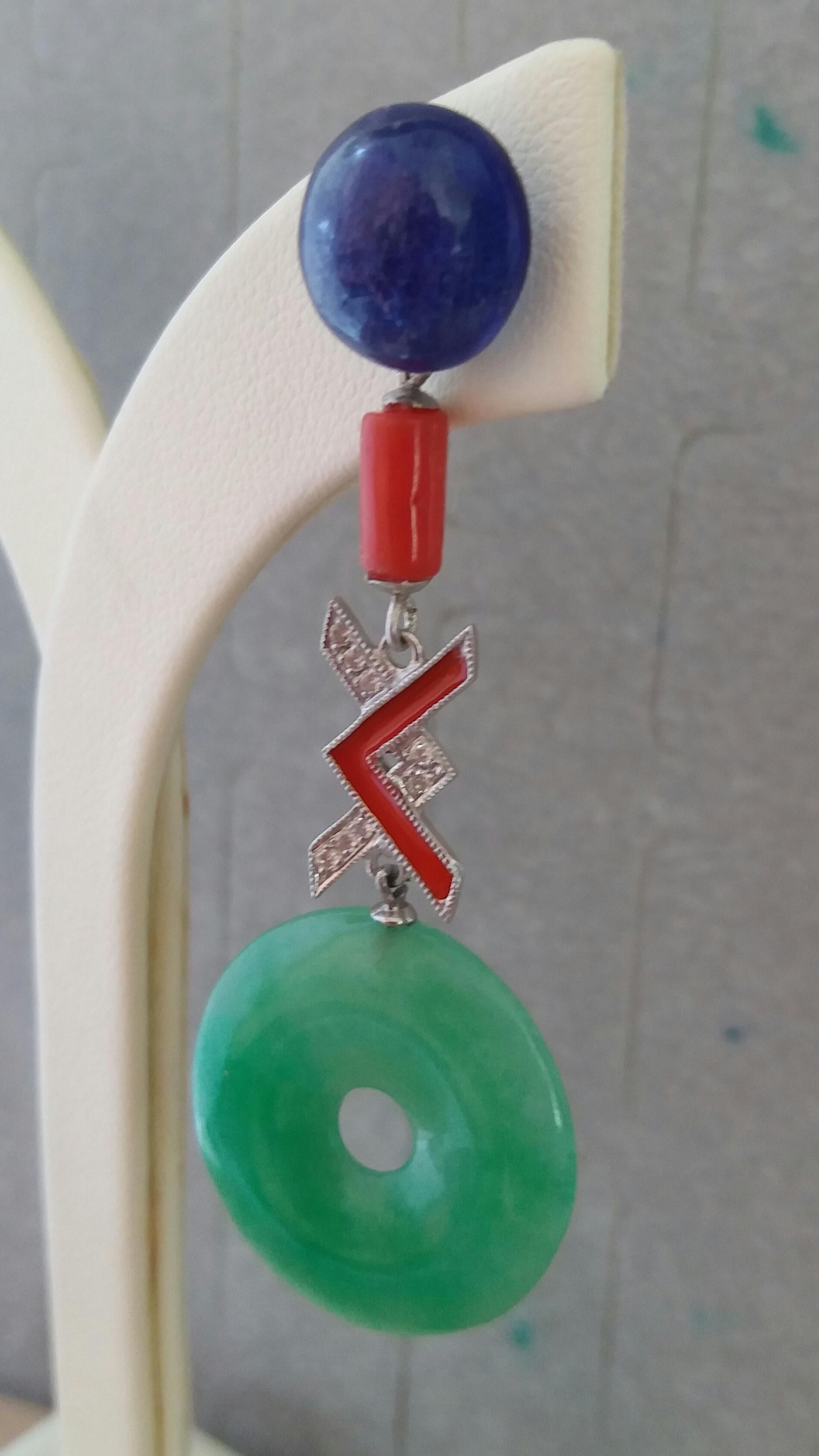 Art Déco Orecchini pendenti in stile Art Deco con giada, zaffiro blu e smalto in oro 14K e diamanti in vendita